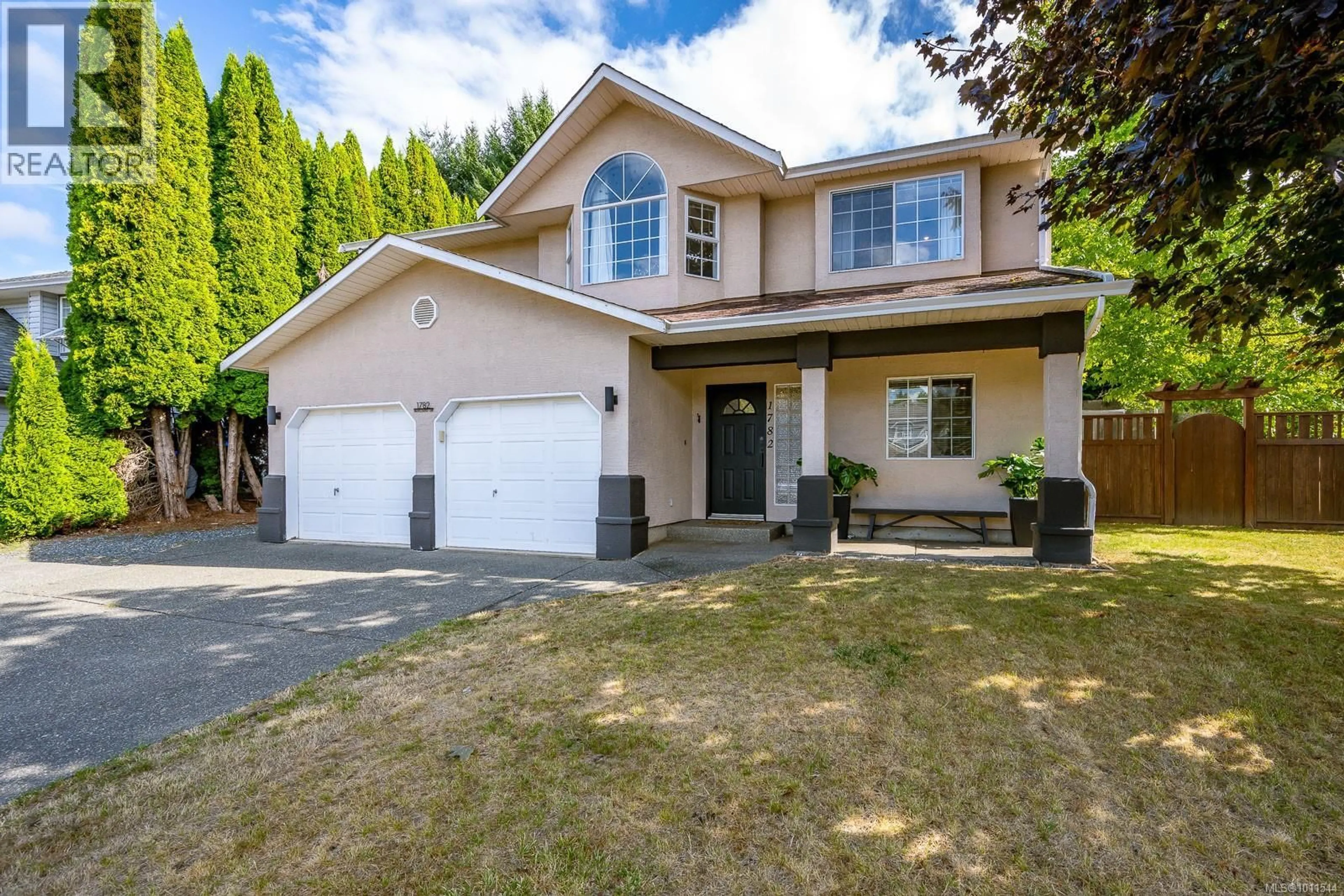 Home with vinyl exterior material, street for 1782 MALLARD DRIVE, Courtenay British Columbia V9N8L9
