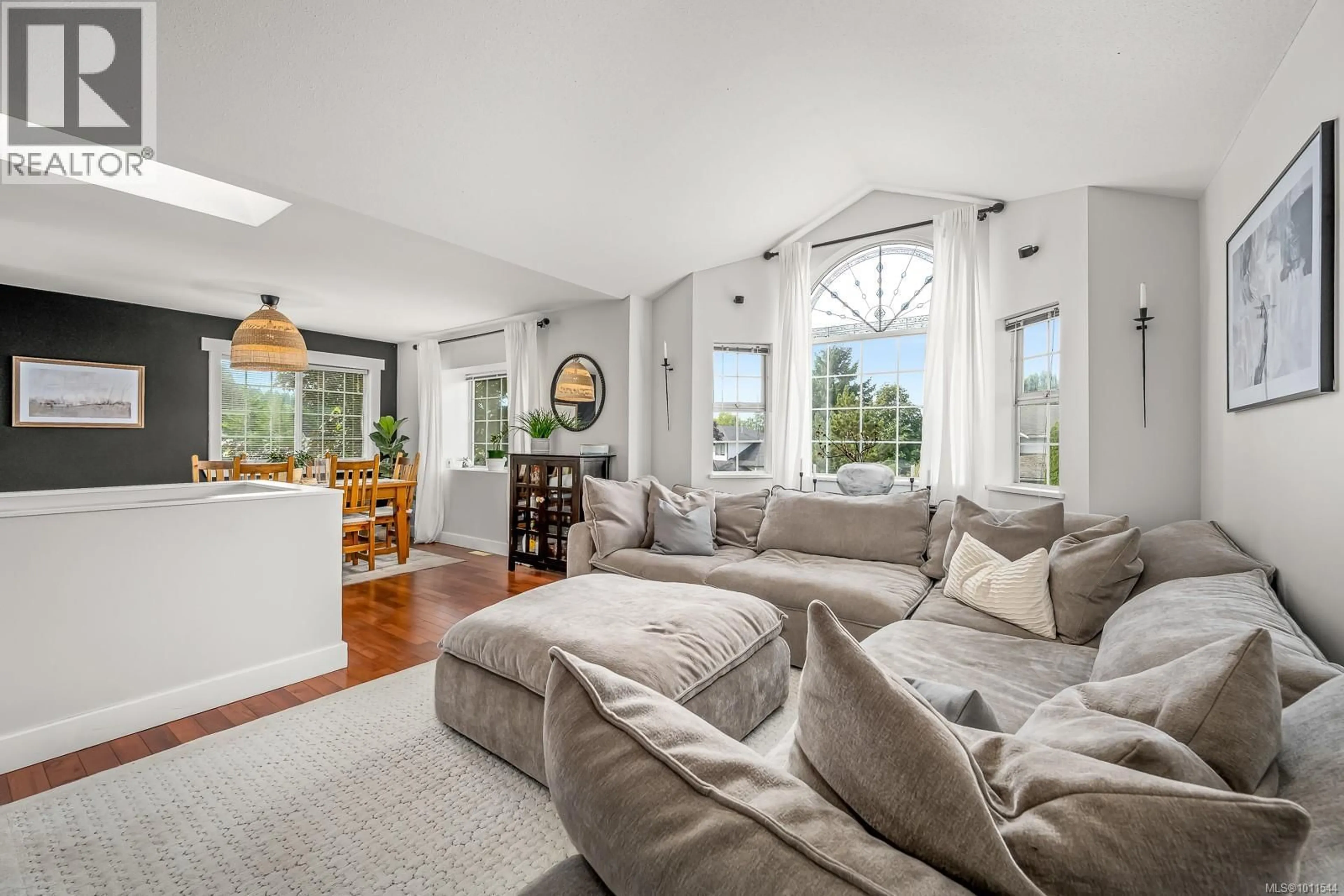 Living room with furniture, unknown for 1782 MALLARD DRIVE, Courtenay British Columbia V9N8L9