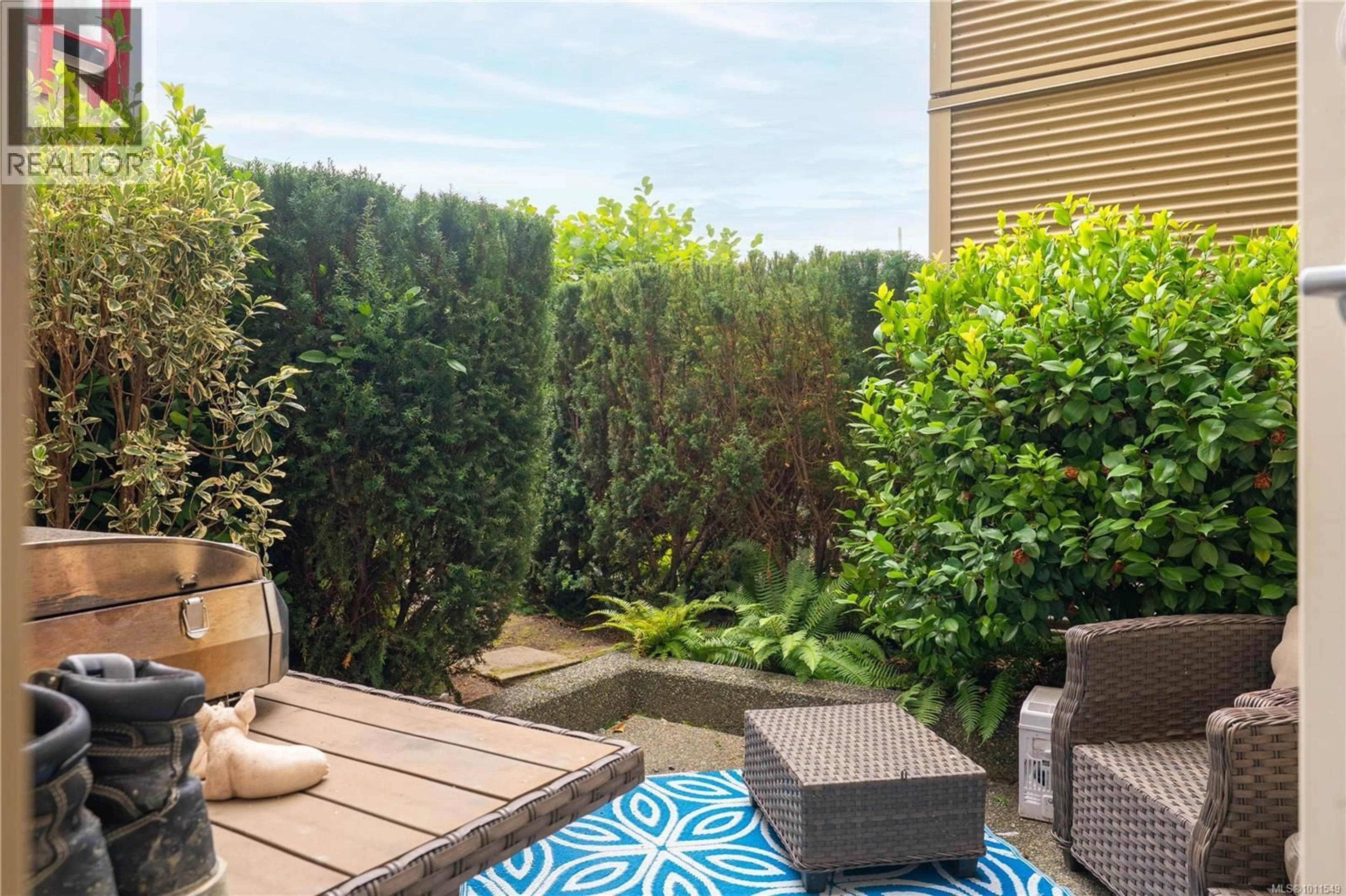 Patio, street for 215 - 99 CHAPEL STREET, Nanaimo British Columbia V9R5H3