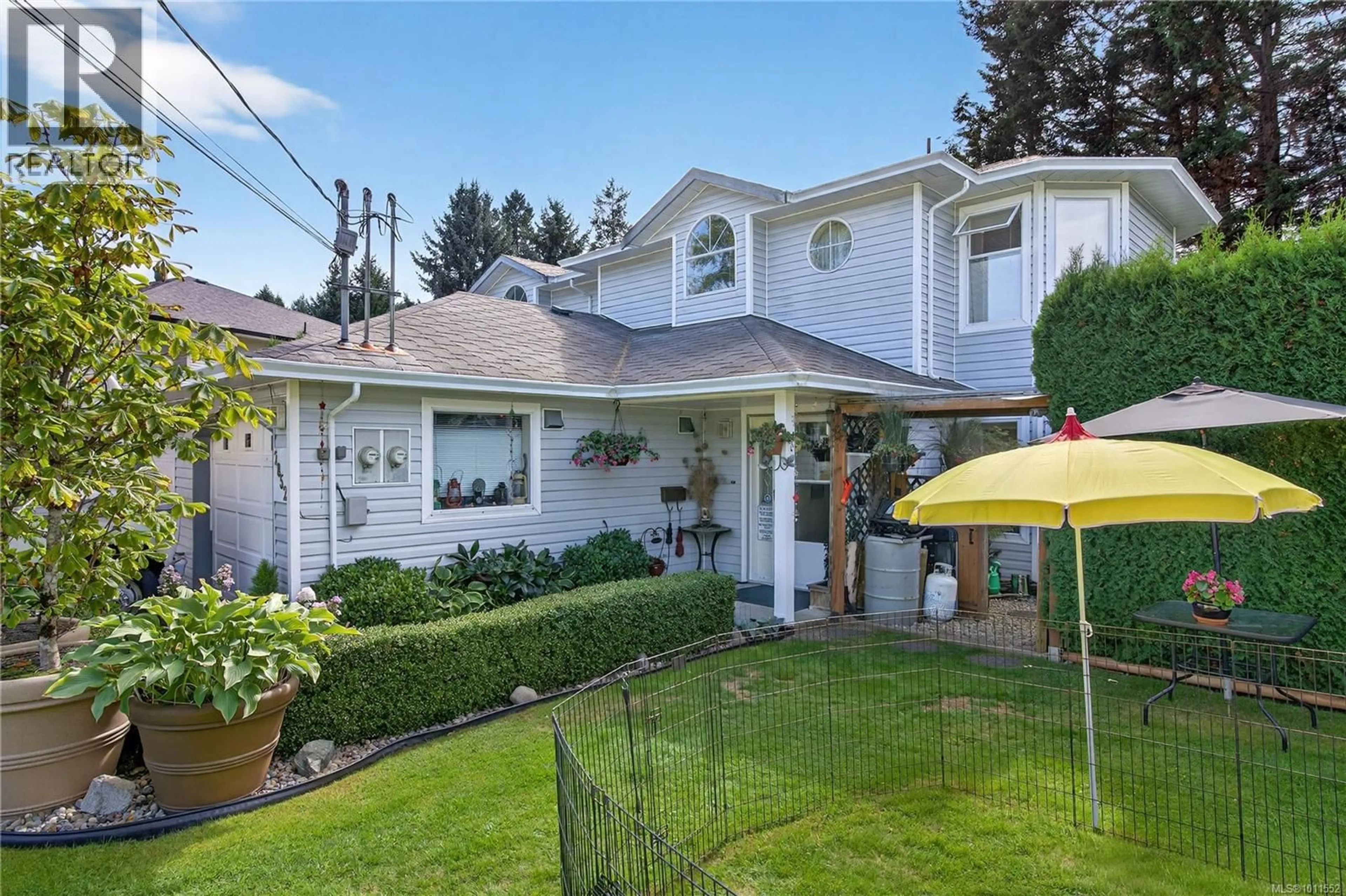 Home with vinyl exterior material, street for 2852 SANTANA DRIVE, Langford British Columbia V9B5B2