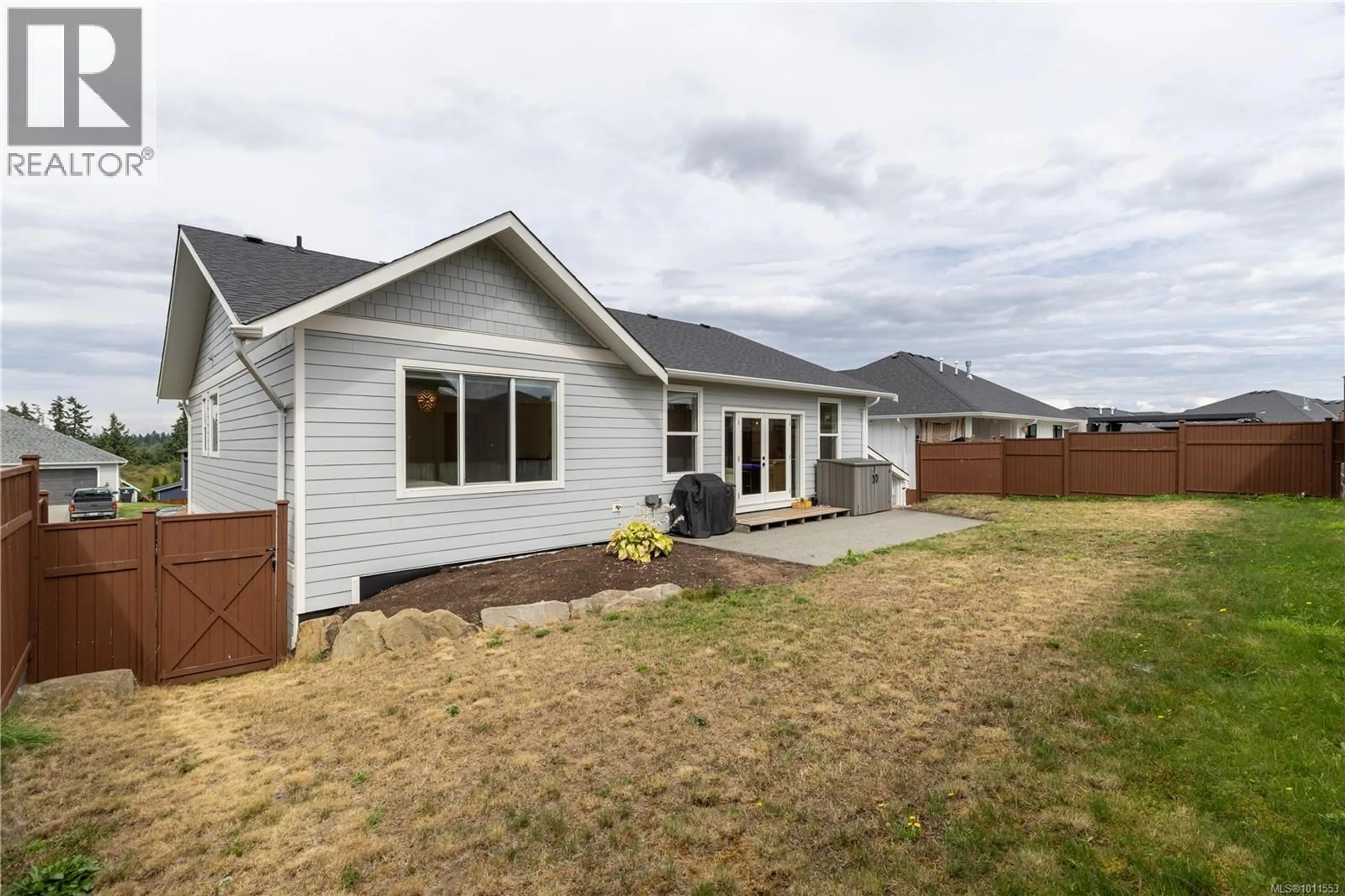 Home with vinyl exterior material, unknown for 3385 MARYGROVE DRIVE, Courtenay British Columbia V9N0E7