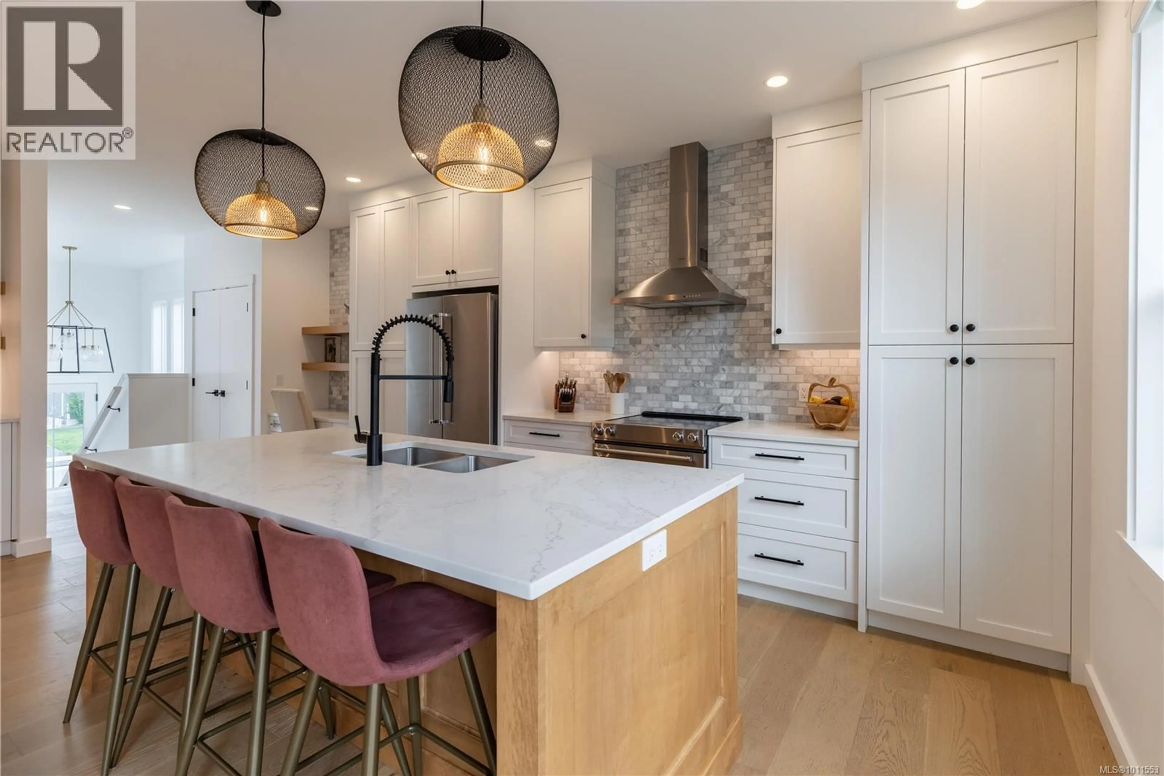 Contemporary kitchen, ceramic/tile floor for 3385 MARYGROVE DRIVE, Courtenay British Columbia V9N0E7