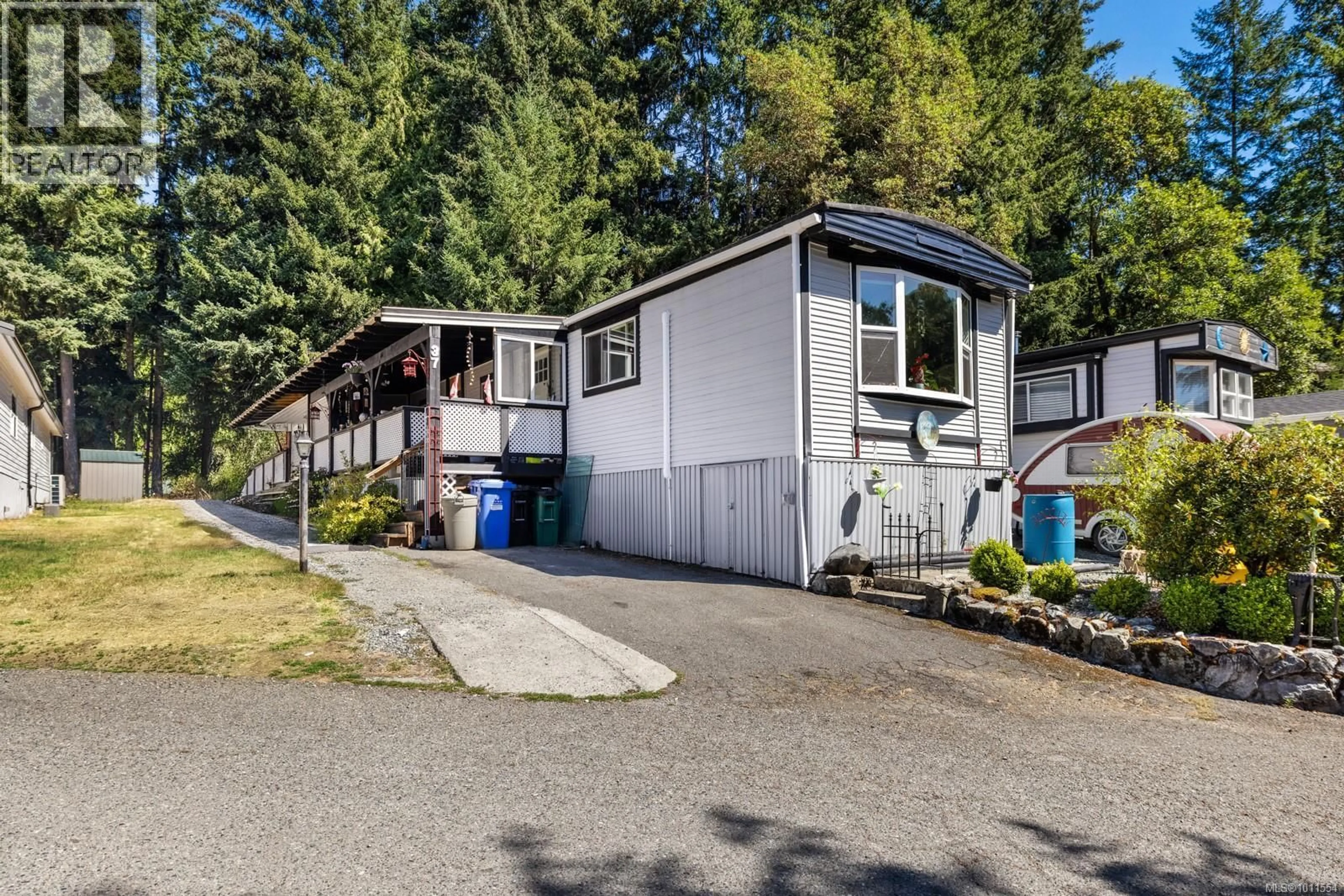 Home with vinyl exterior material, street for 37 - 2785 WALLBANK ROAD, Shawnigan Lake British Columbia V8H2A5