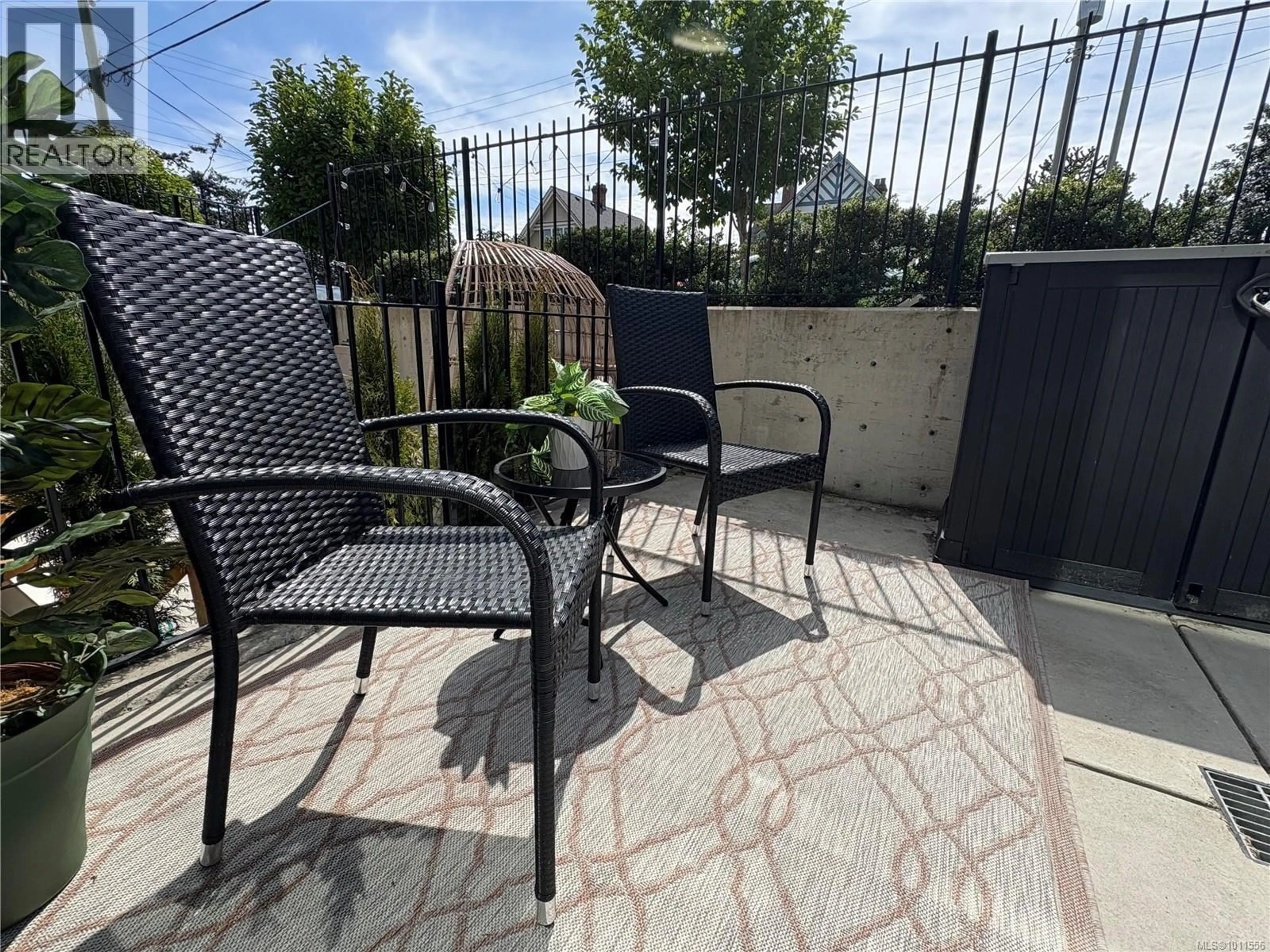 Patio, street for 5 - 230 WILSON STREET, Victoria British Columbia V9A3G2
