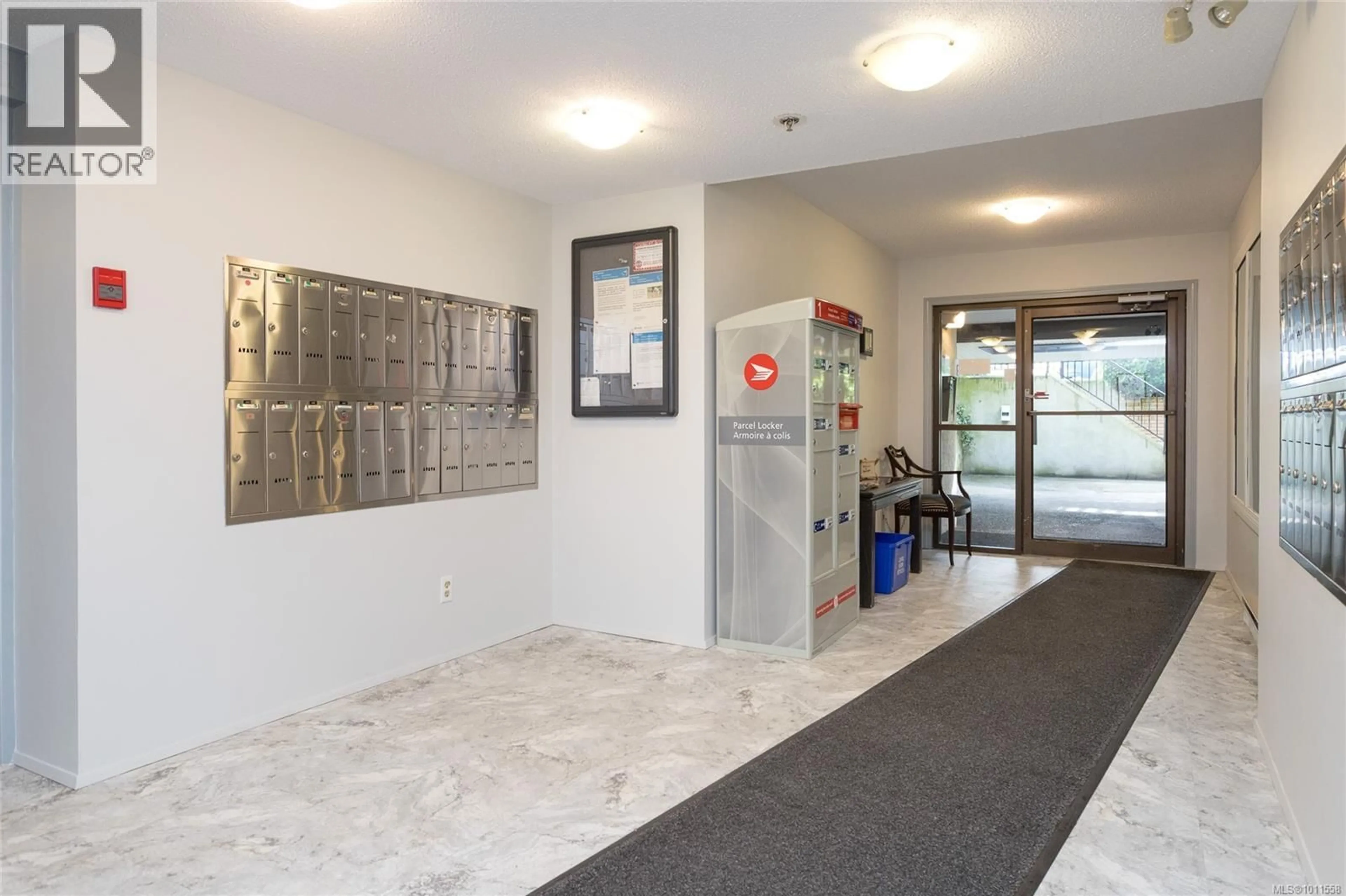 Indoor foyer for 103 - 1619 MORRISON STREET, Victoria British Columbia V8R6R8