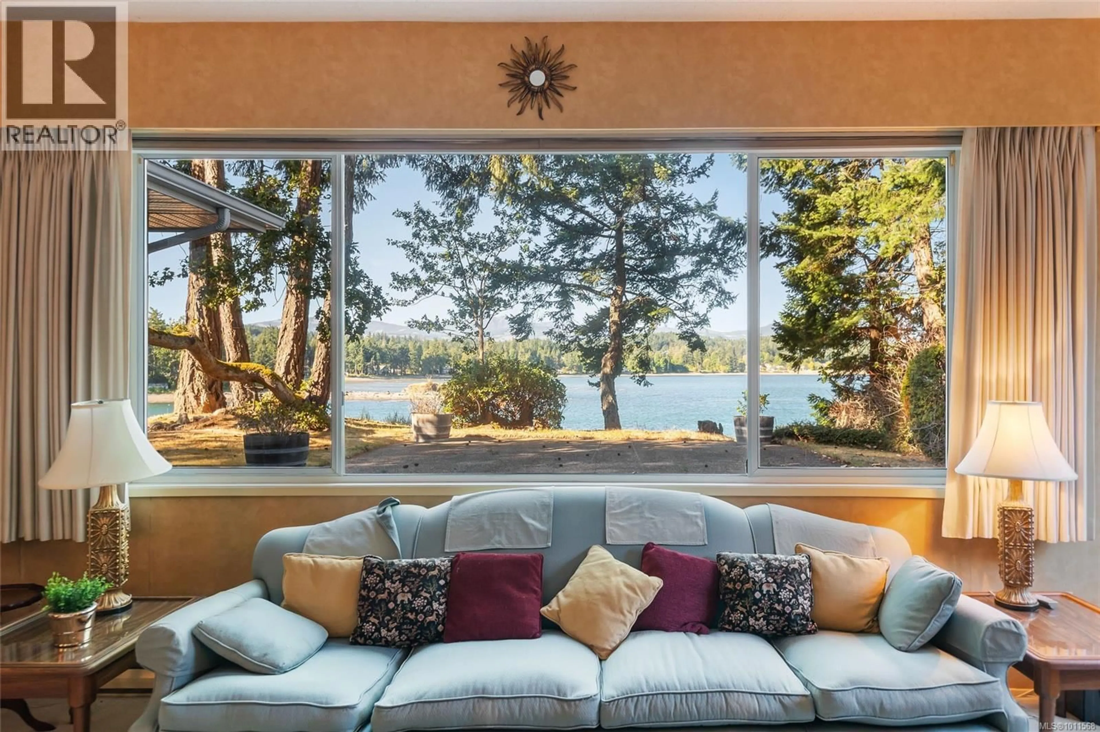 Living room with furniture, unknown for 1419 MADRONA DRIVE, Nanoose Bay British Columbia V9P9C9