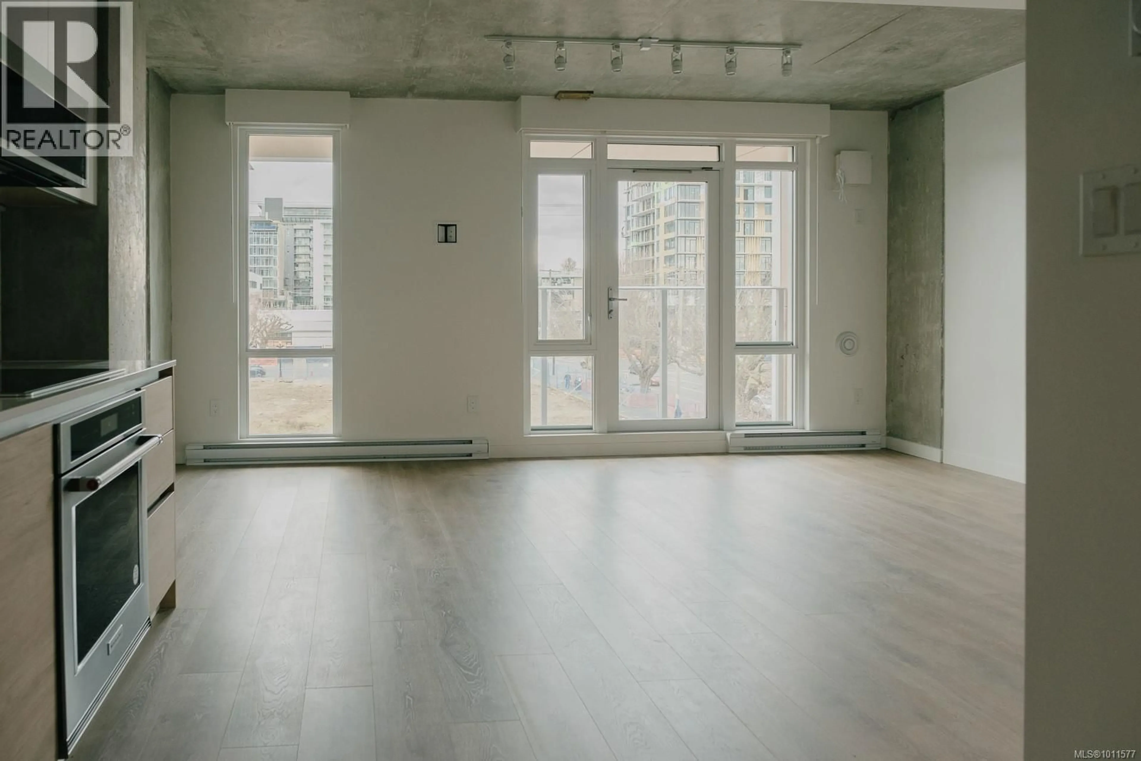 A pic of a room for 203 - 1097 VIEW STREET, Victoria British Columbia V8V3Z9