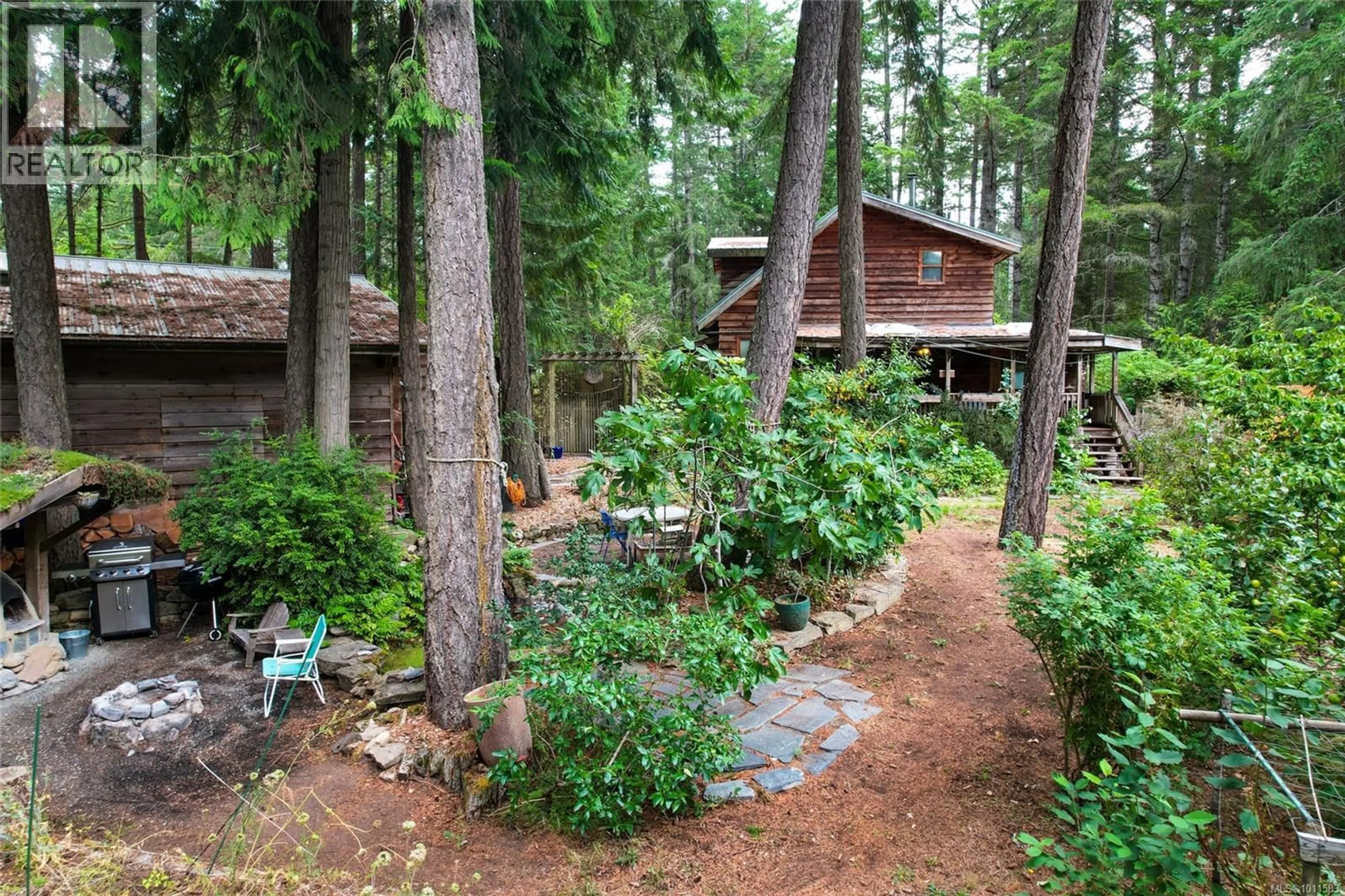 Patio, forest/trees view for 620 GALLAGHER WAY, Gabriola Island British Columbia V0R1X3