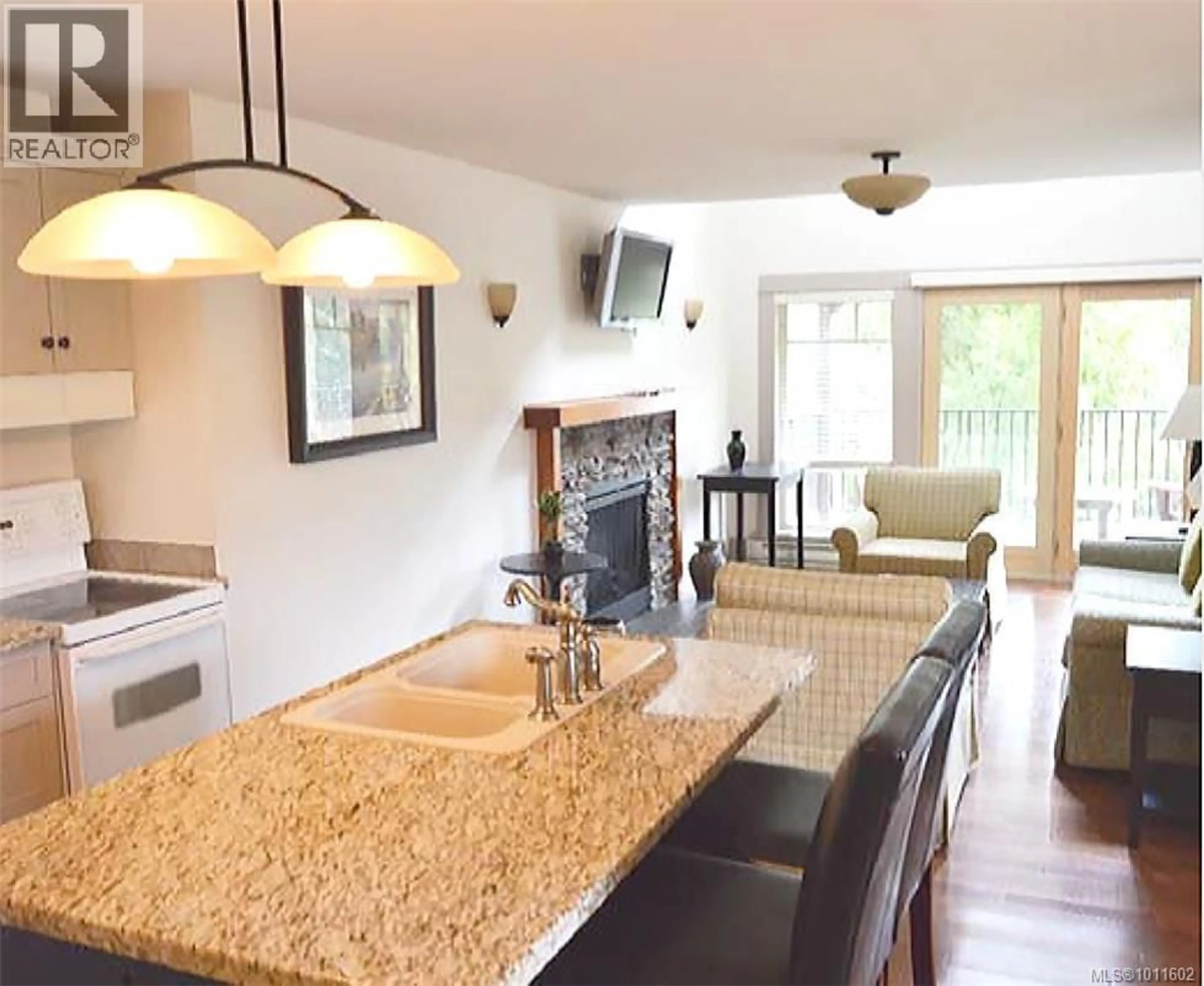 Open concept kitchen, ceramic/tile floor for 9 - 315 ROBINSON ROAD, Salt Spring British Columbia V8K1P7