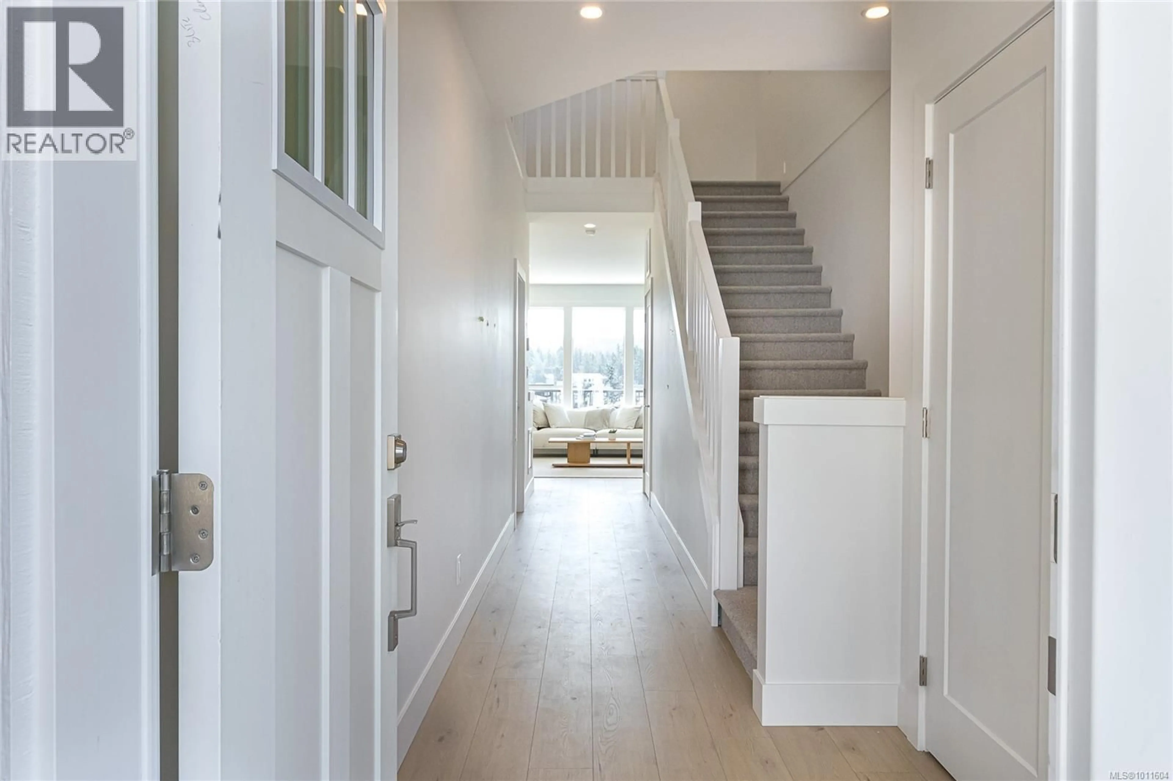 Indoor entryway for 1256 ASHMORE TERRACE, Langford British Columbia V9C0S6