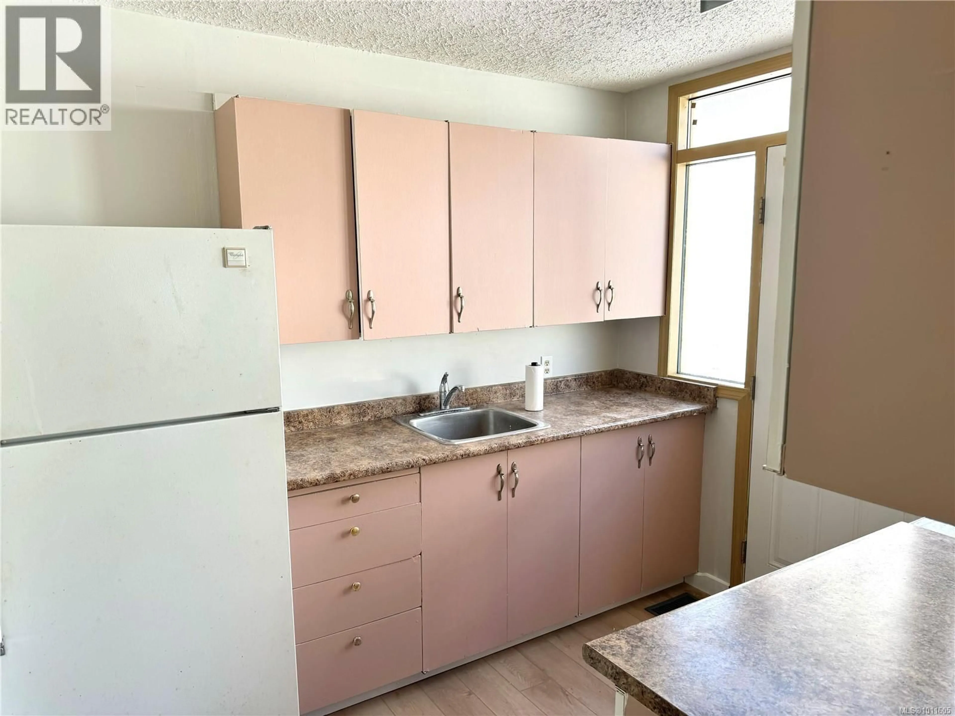 Standard kitchen, unknown for 4024 6TH AVENUE, Port Alberni British Columbia V9Y4M7