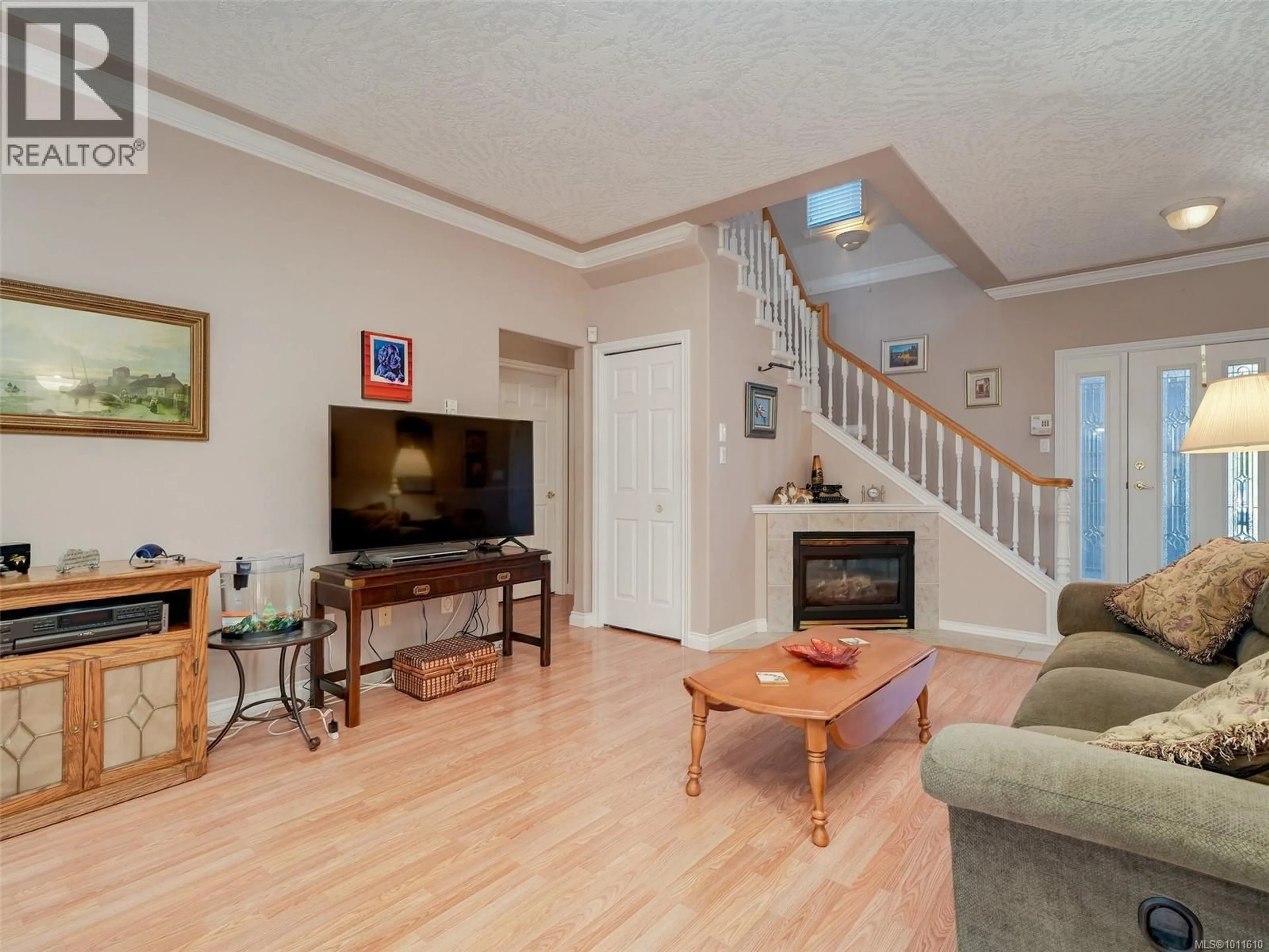 Living room with furniture, unknown for 4 - 9903 RESTHAVEN DRIVE, Sidney British Columbia V8L3E9