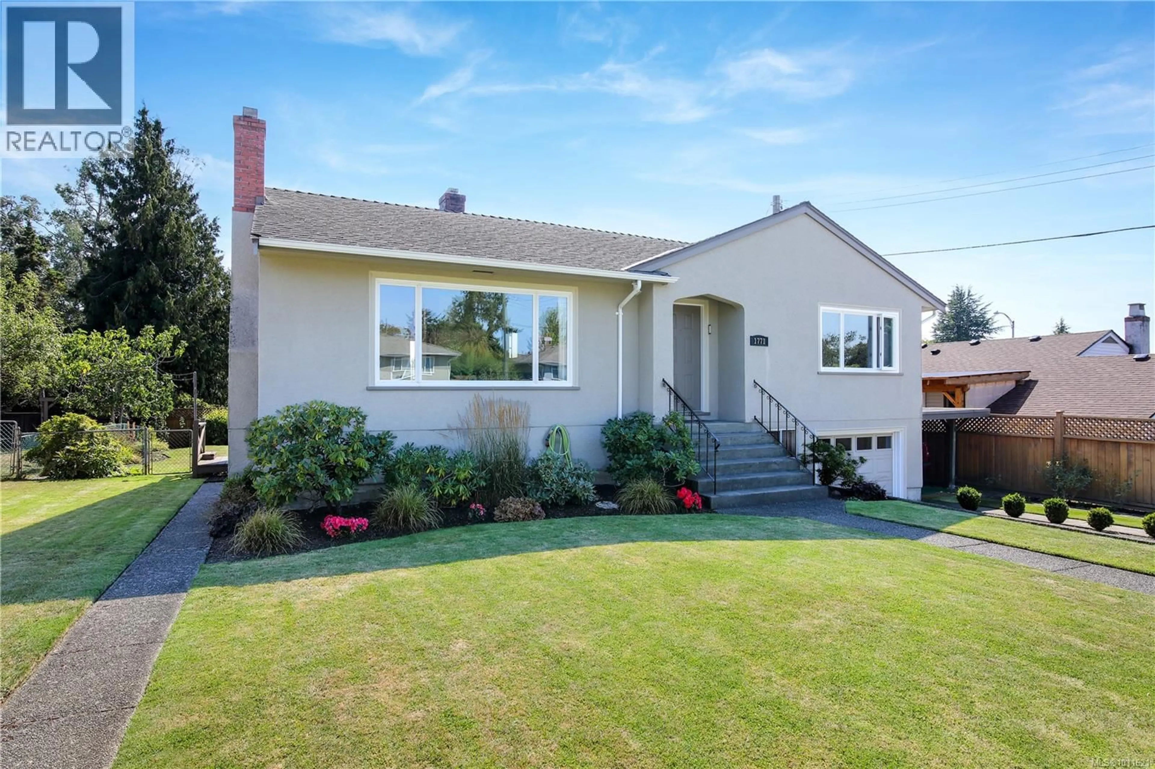 Home with vinyl exterior material, street for 1771 VEDA PLACE, Saanich British Columbia V8P1G1