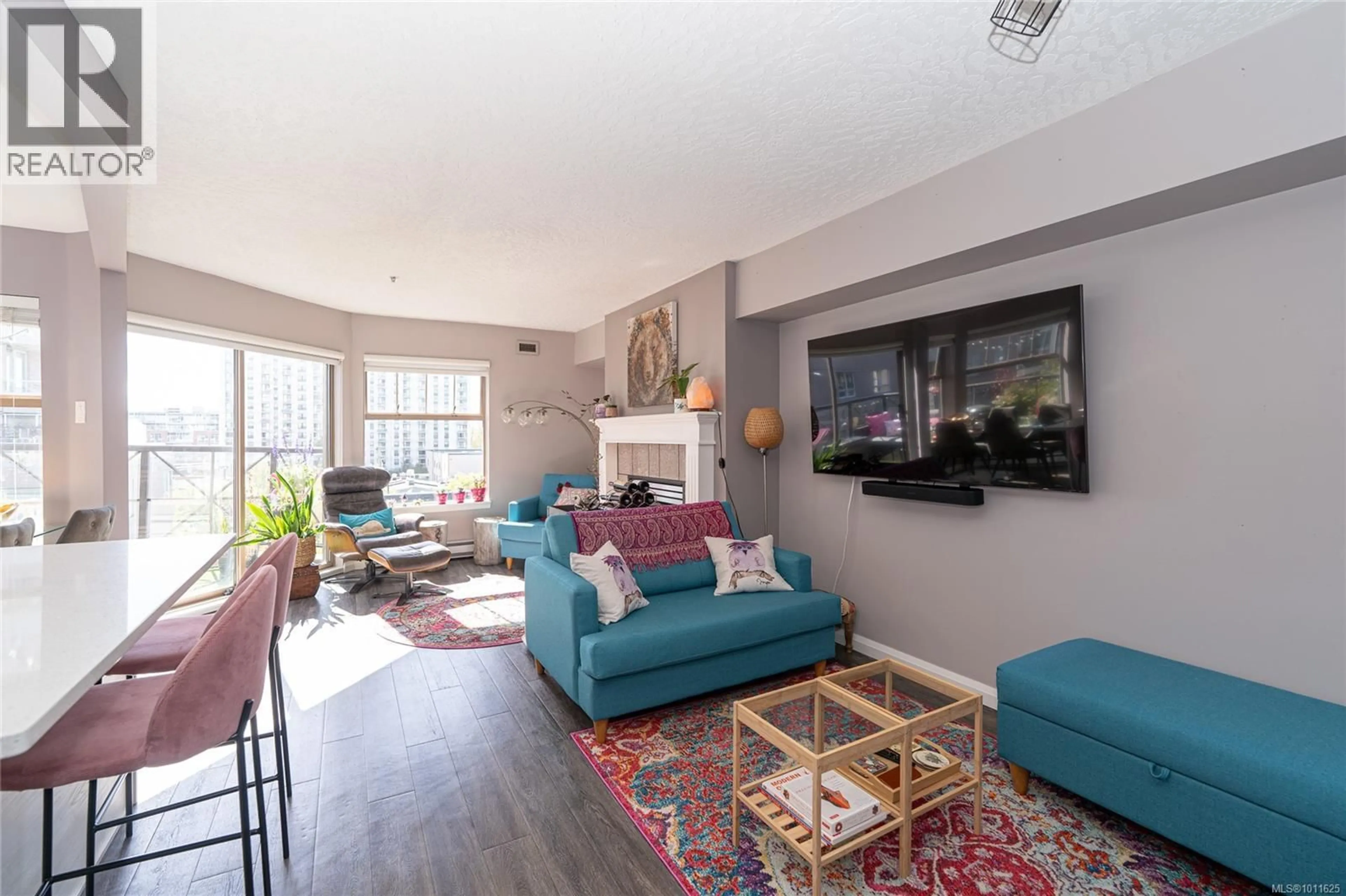 Living room with furniture, unknown for 404 - 935 JOHNSON STREET, Victoria British Columbia V8V3N5