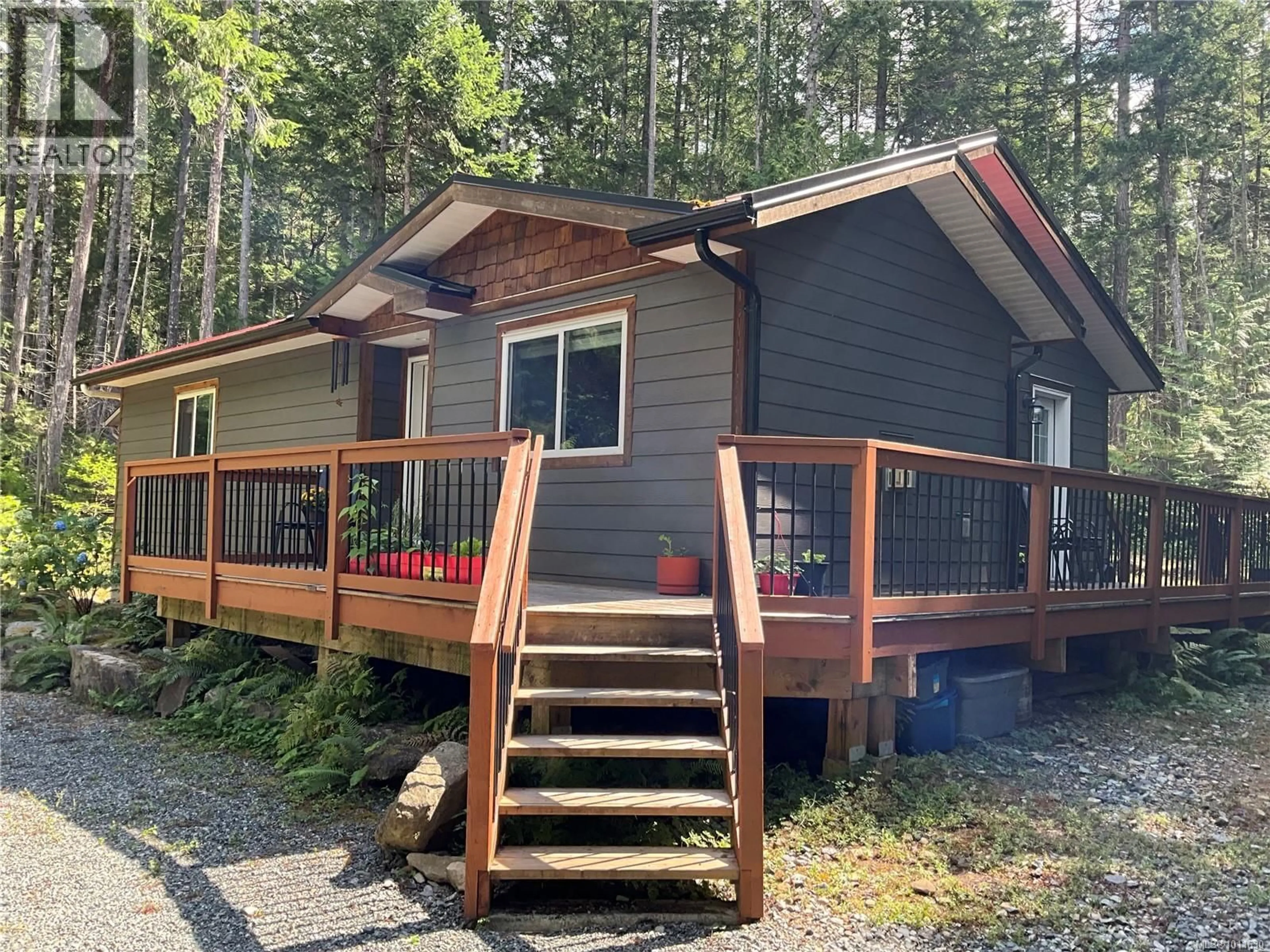 Home with vinyl exterior material, unknown for 319 MALASPINA DRIVE, Gabriola Island British Columbia V0R1X1