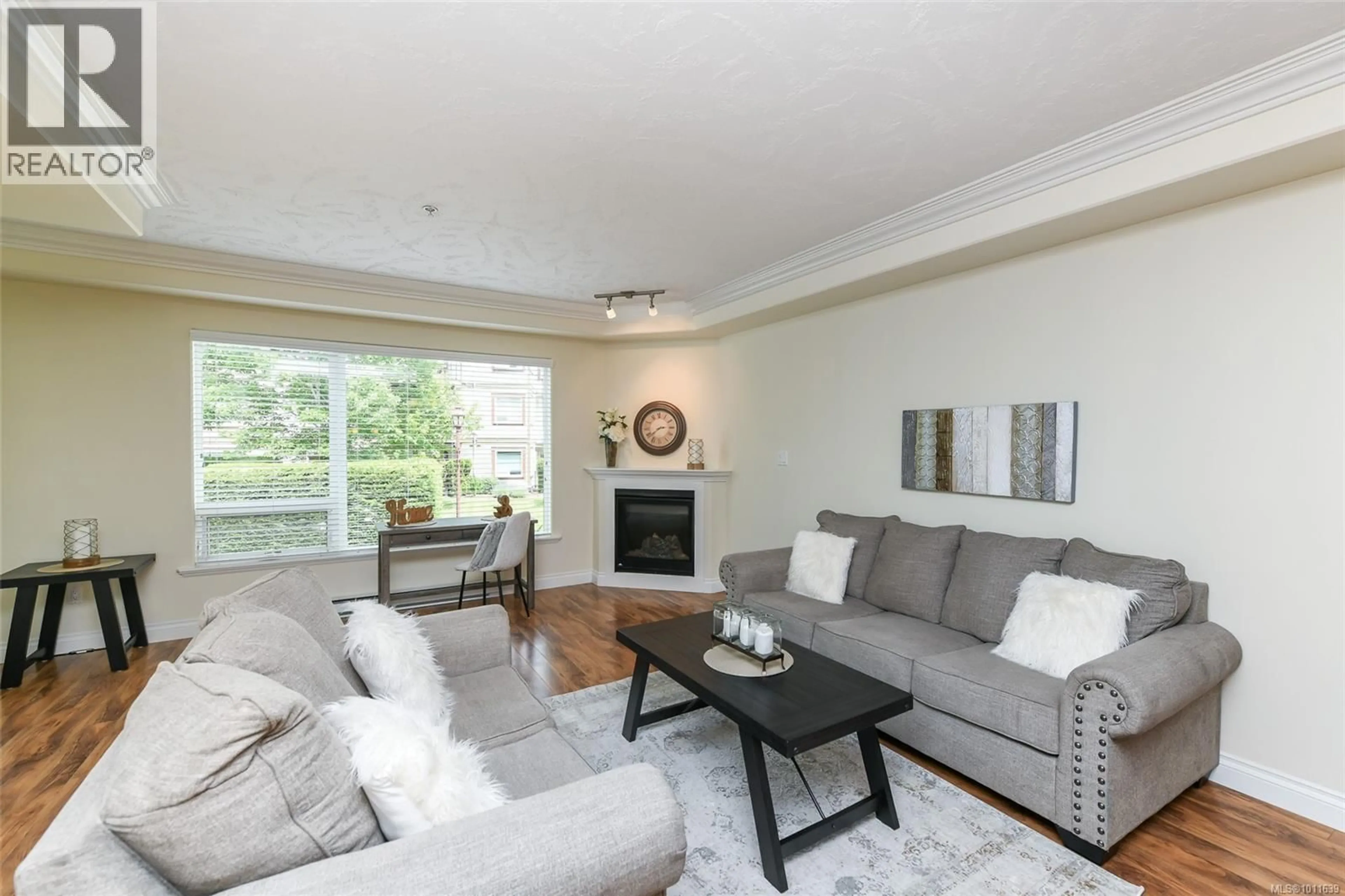 Living room with furniture, unknown for 618 - 3666 ROYAL VISTA WAY, Courtenay British Columbia V9N9X8