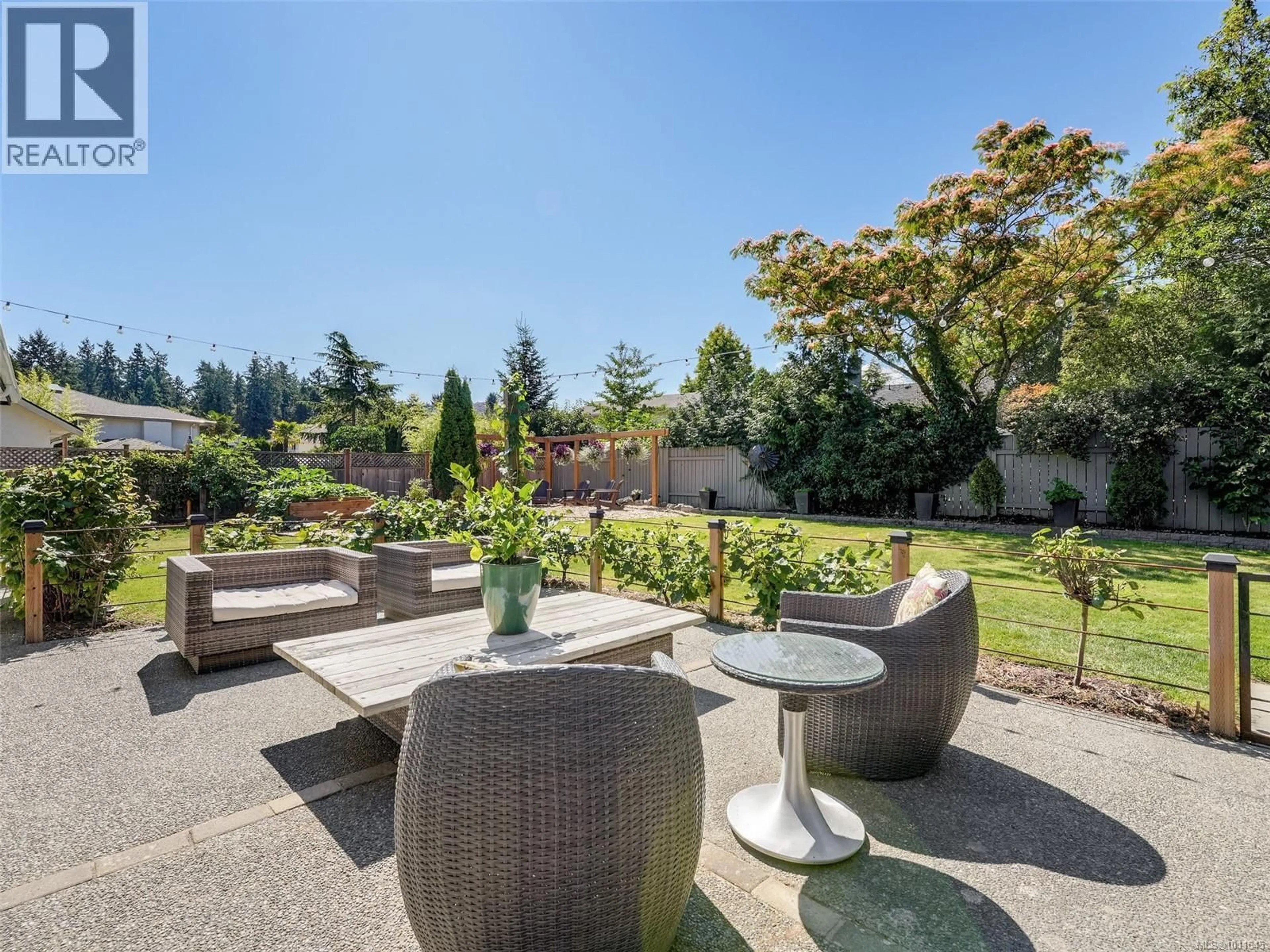 Patio, unknown for 4774 CORDOVA BAY ROAD, Saanich British Columbia V8Y2J5
