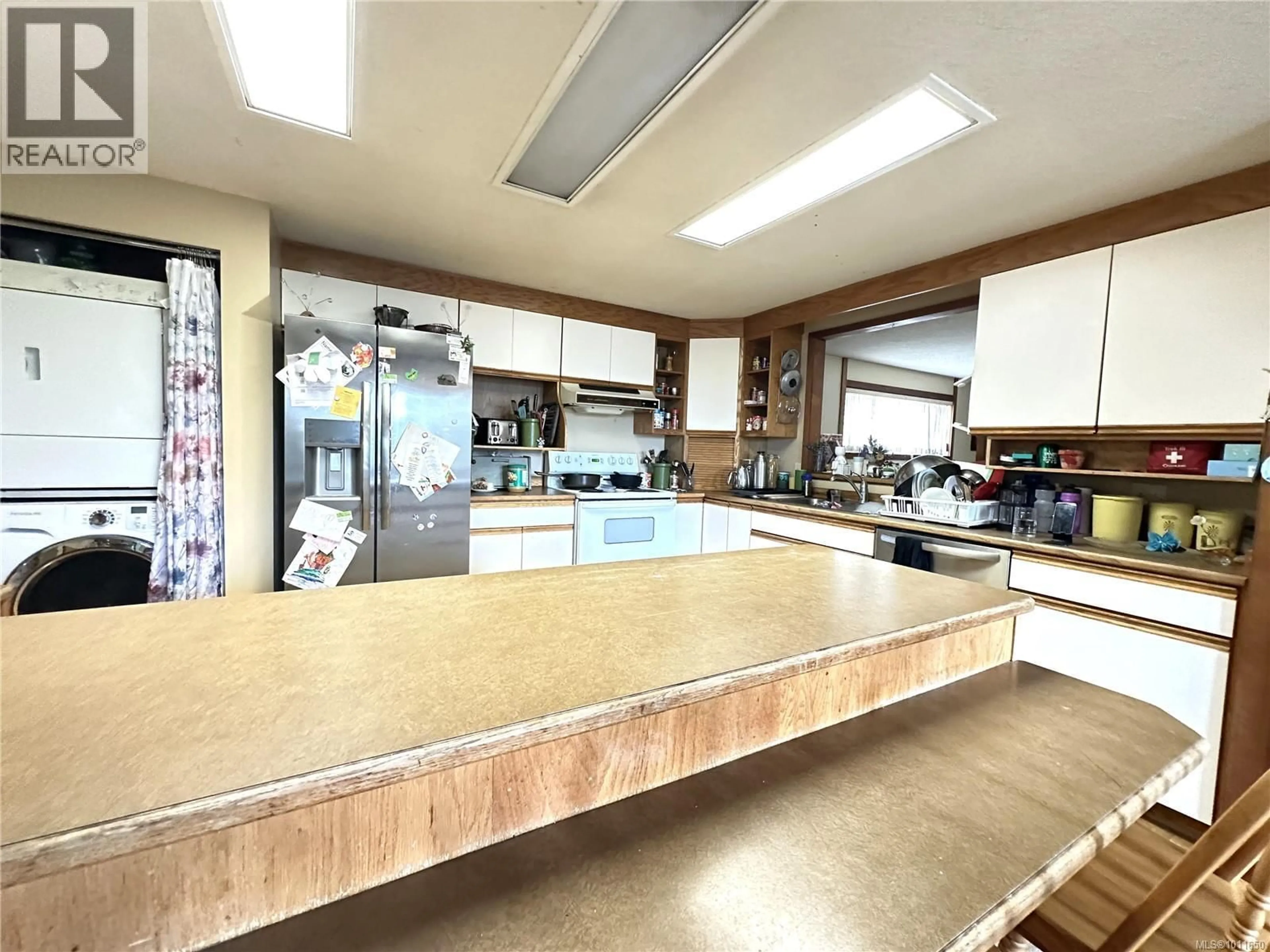 Standard kitchen, unknown for 2000 CHELAN CRESCENT, Port McNeill British Columbia V0N2R0