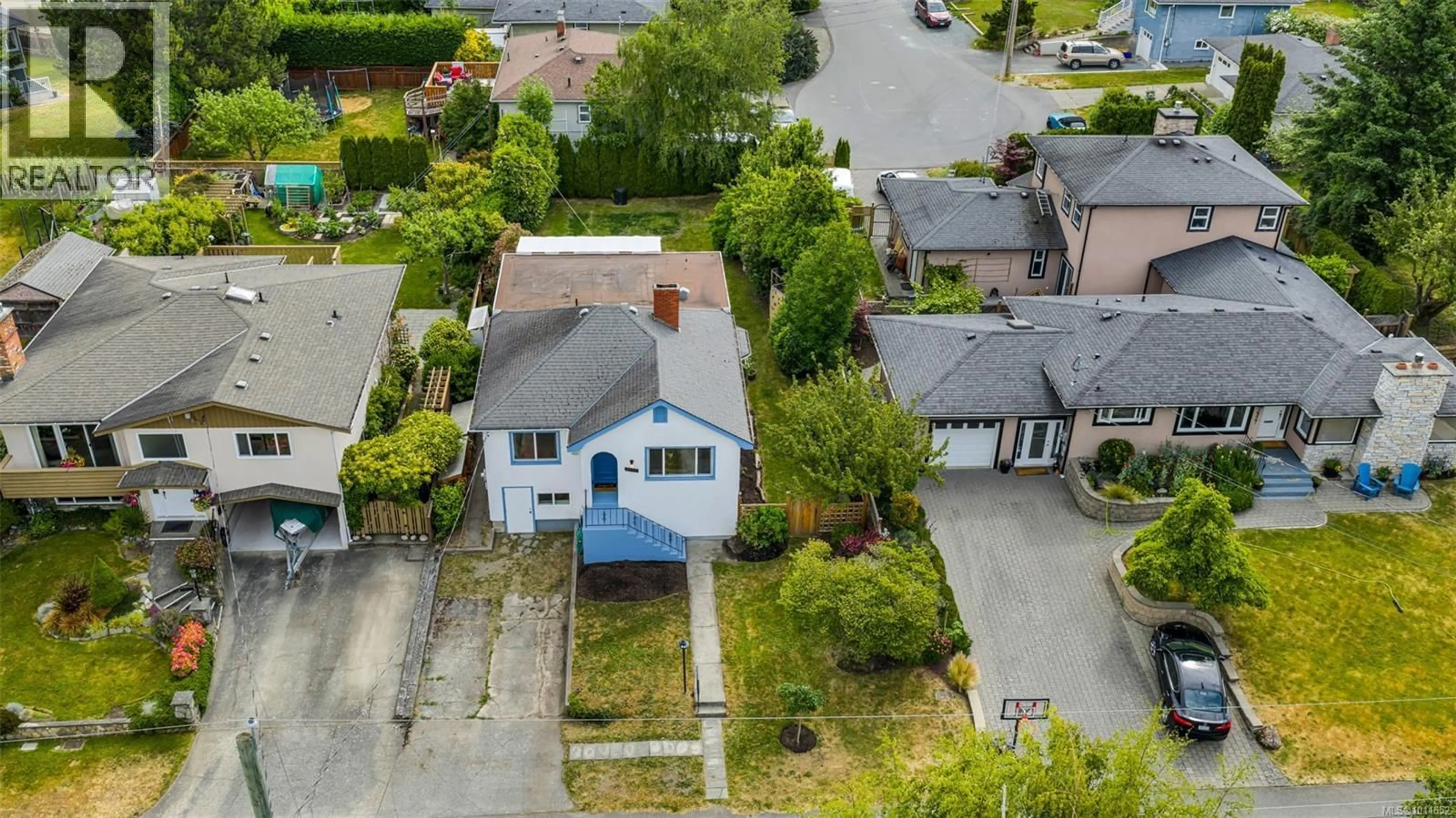 A pic from outside/outdoor area/front of a property/back of a property/a pic from drone, street for 3929 LASALLE STREET, Saanich British Columbia V8P3L8