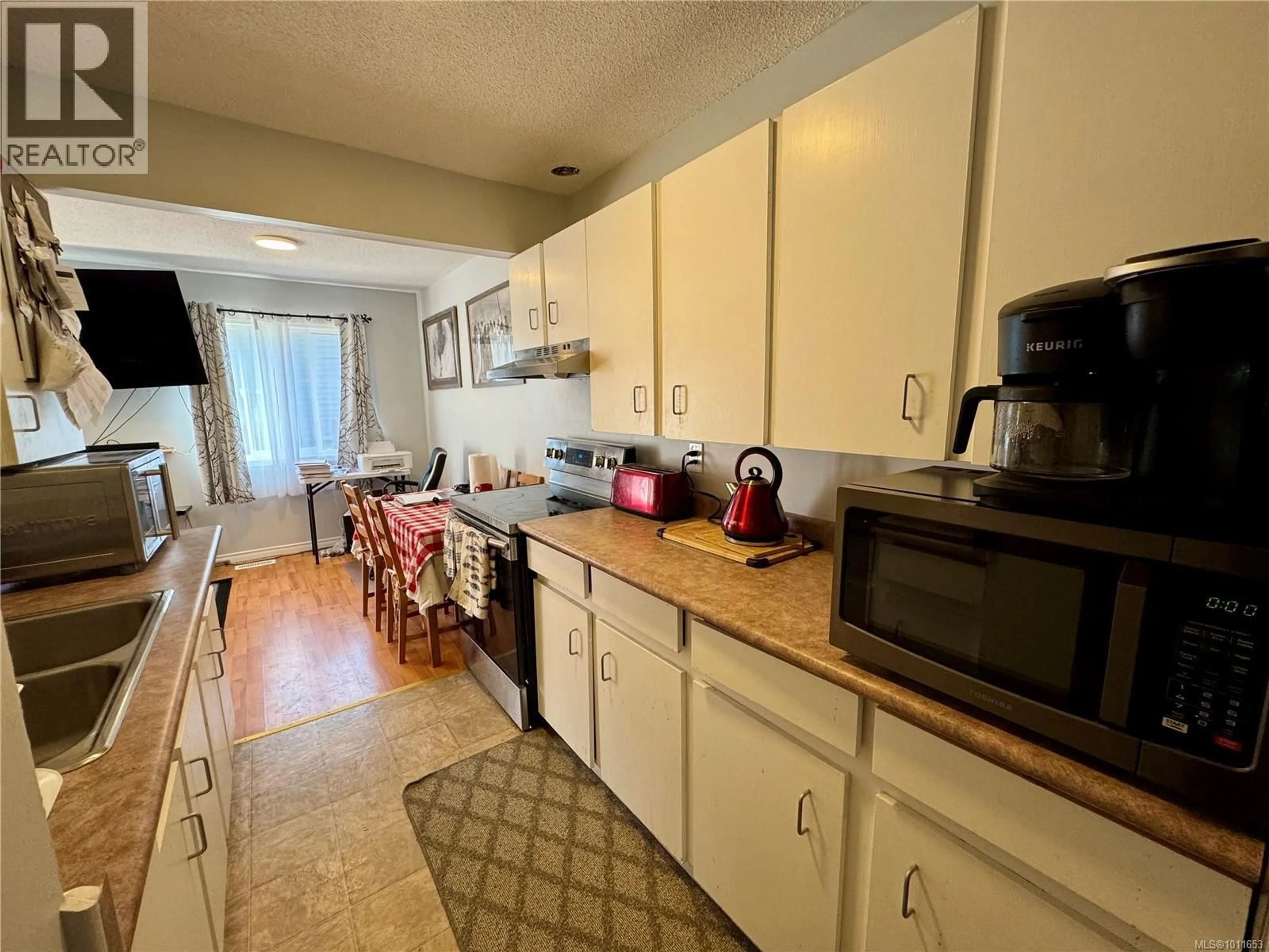 Standard kitchen, unknown for 92 MCKAY CRESCENT, Port Alice British Columbia V0N2N0