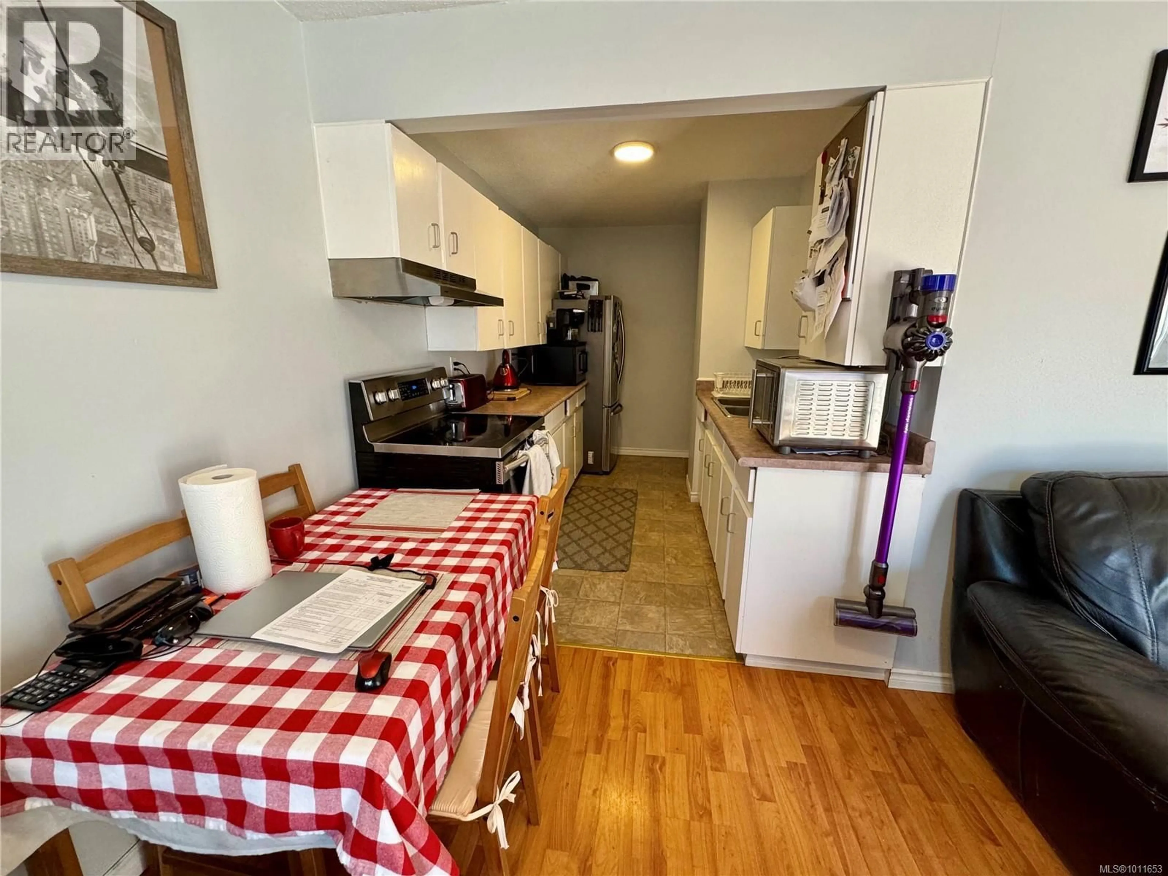 Standard kitchen, unknown for 92 MCKAY CRESCENT, Port Alice British Columbia V0N2N0