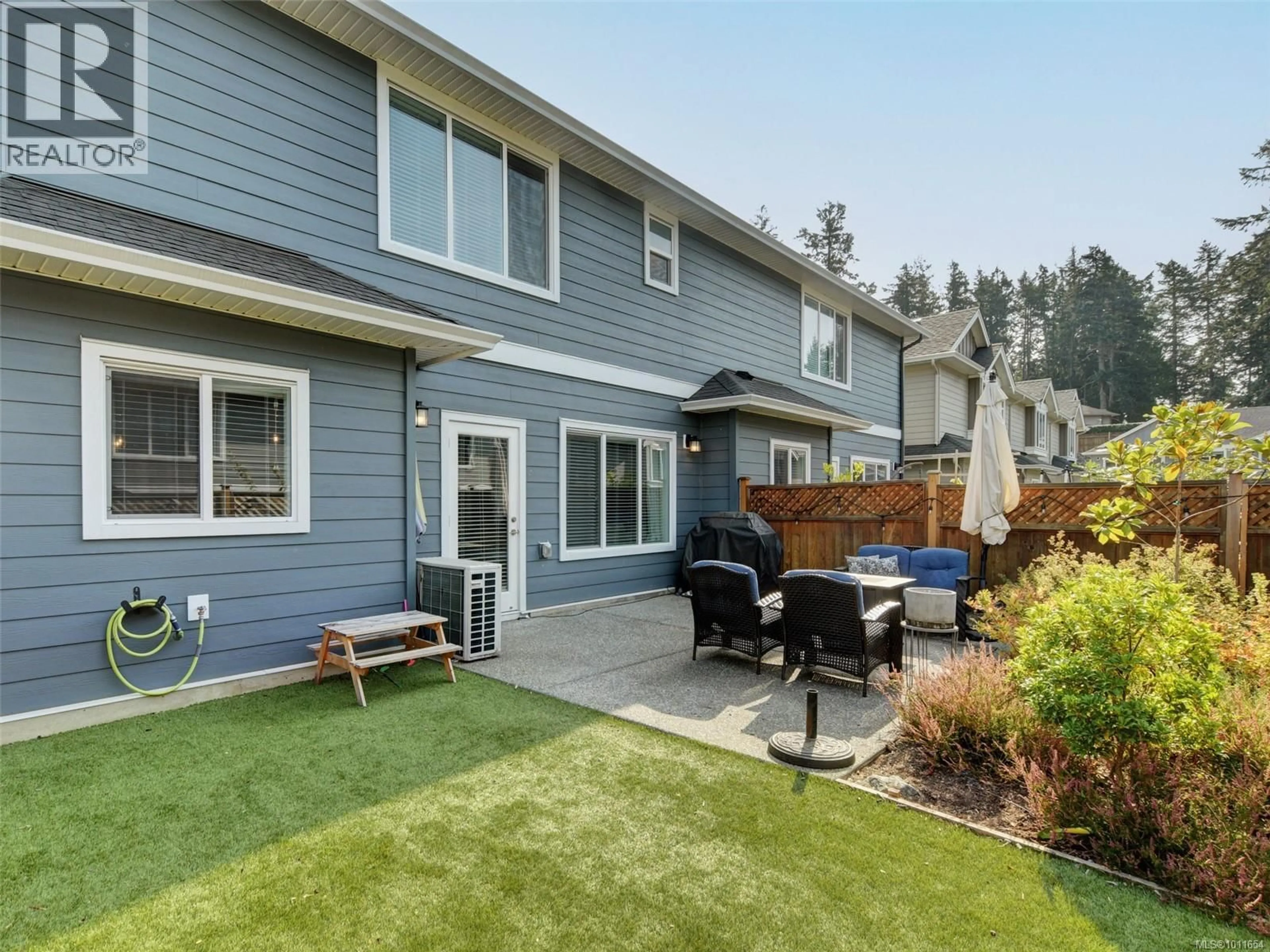 Home with vinyl exterior material, street for 3419 FUJI COURT, Langford British Columbia V9C0M6