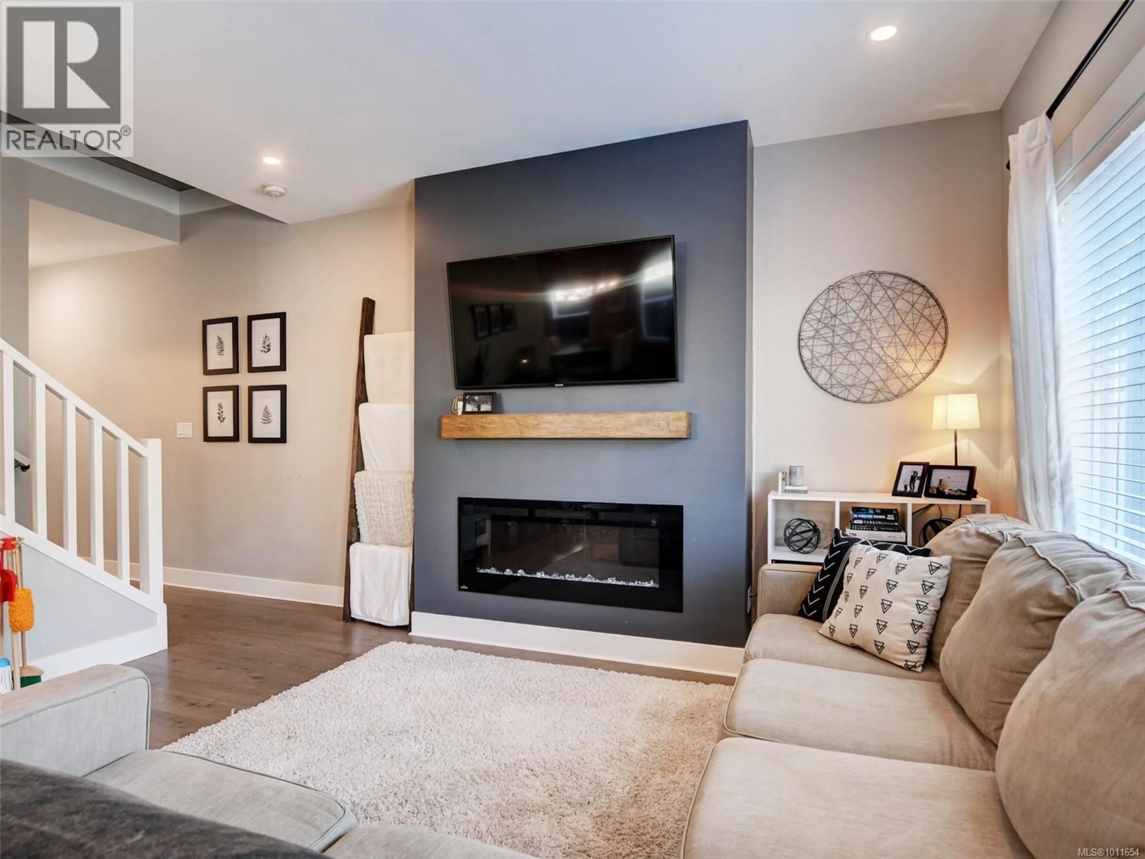 Living room with furniture, unknown for 3419 FUJI COURT, Langford British Columbia V9C0M6