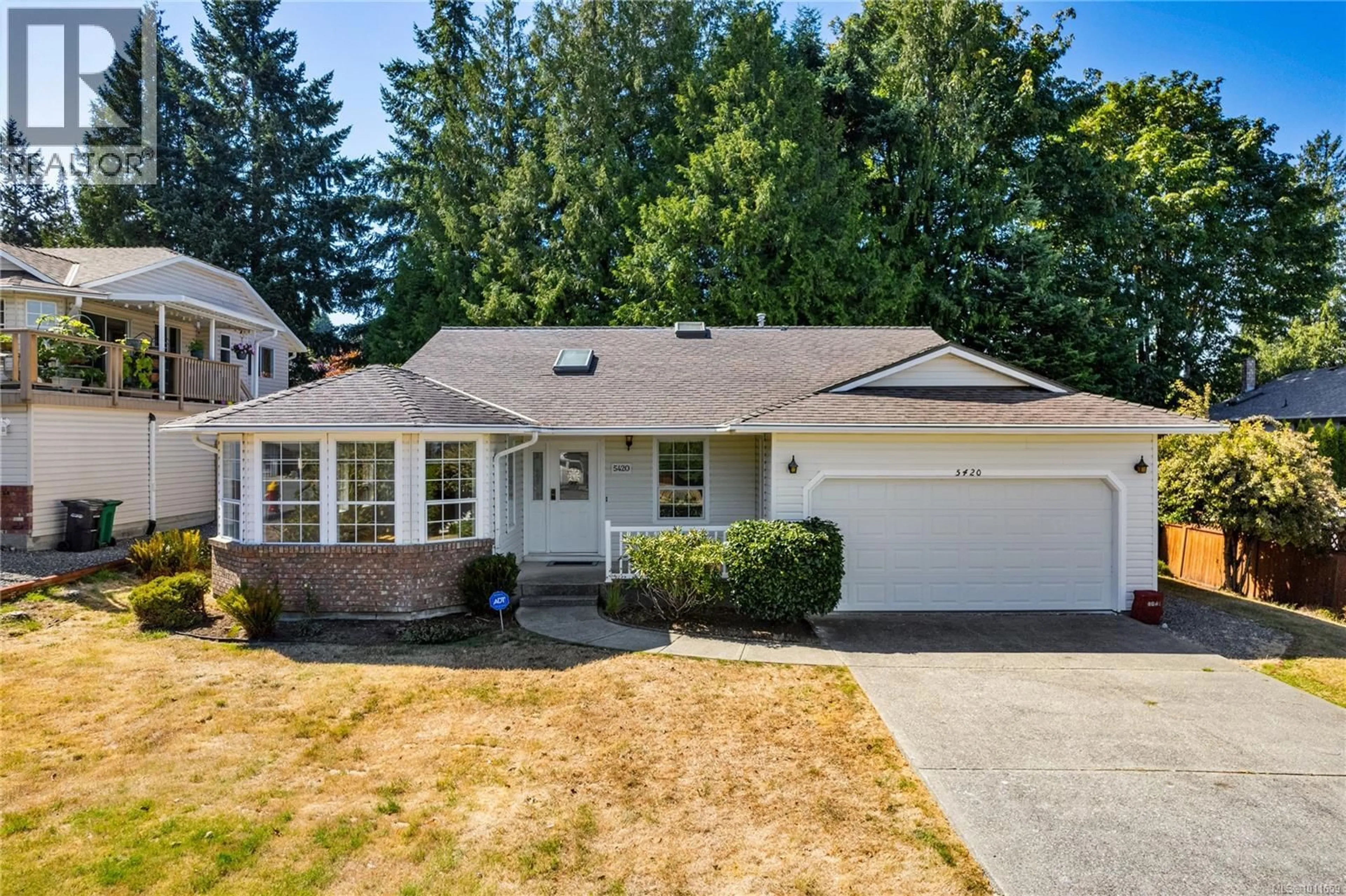 Home with vinyl exterior material, street for 5420 WESTDALE ROAD, Nanaimo British Columbia V9V1G5