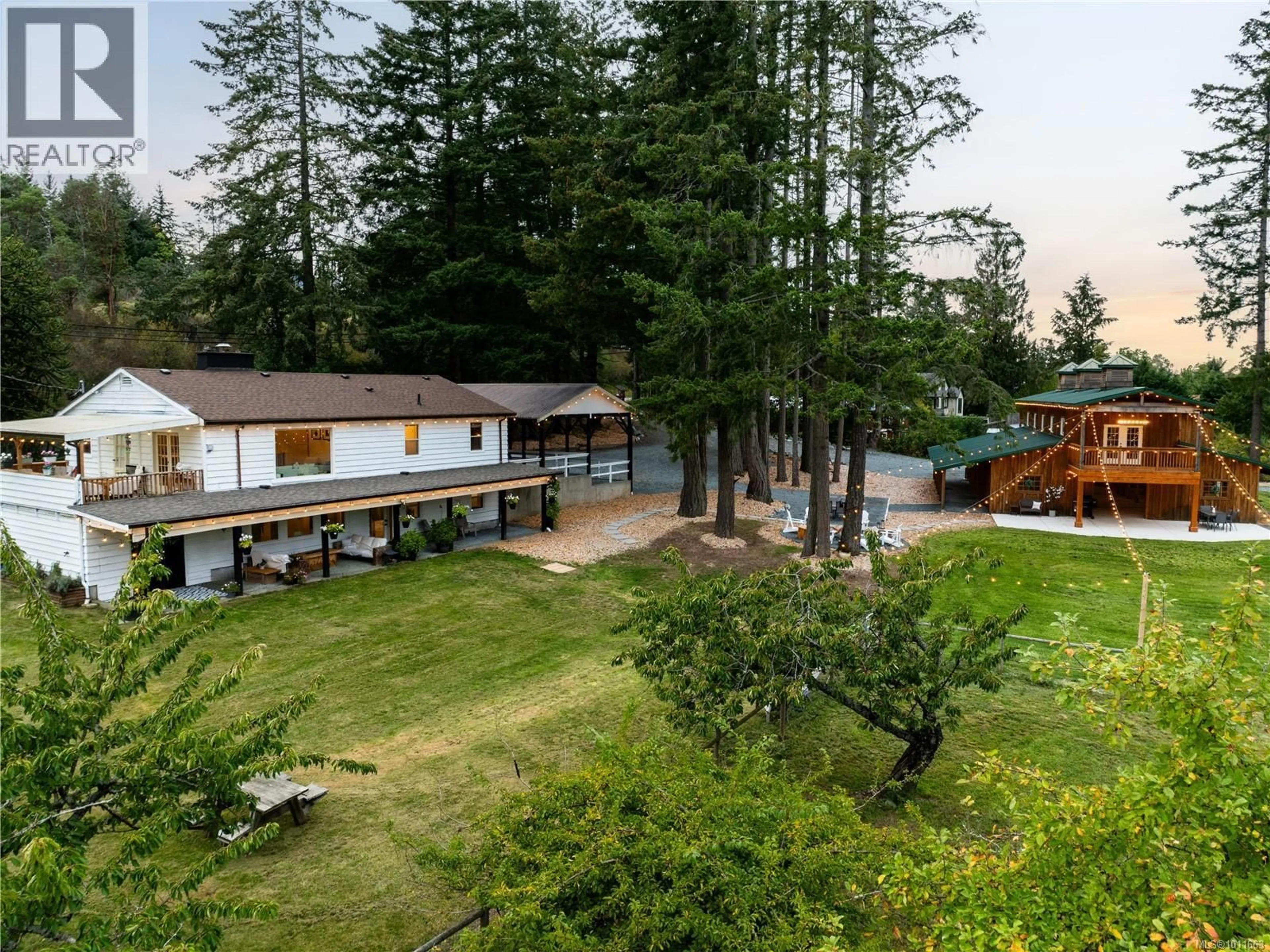 A pic from outside/outdoor area/front of a property/back of a property/a pic from drone, unknown for 9233 CHEMAINUS ROAD, Chemainus British Columbia V0R1K5