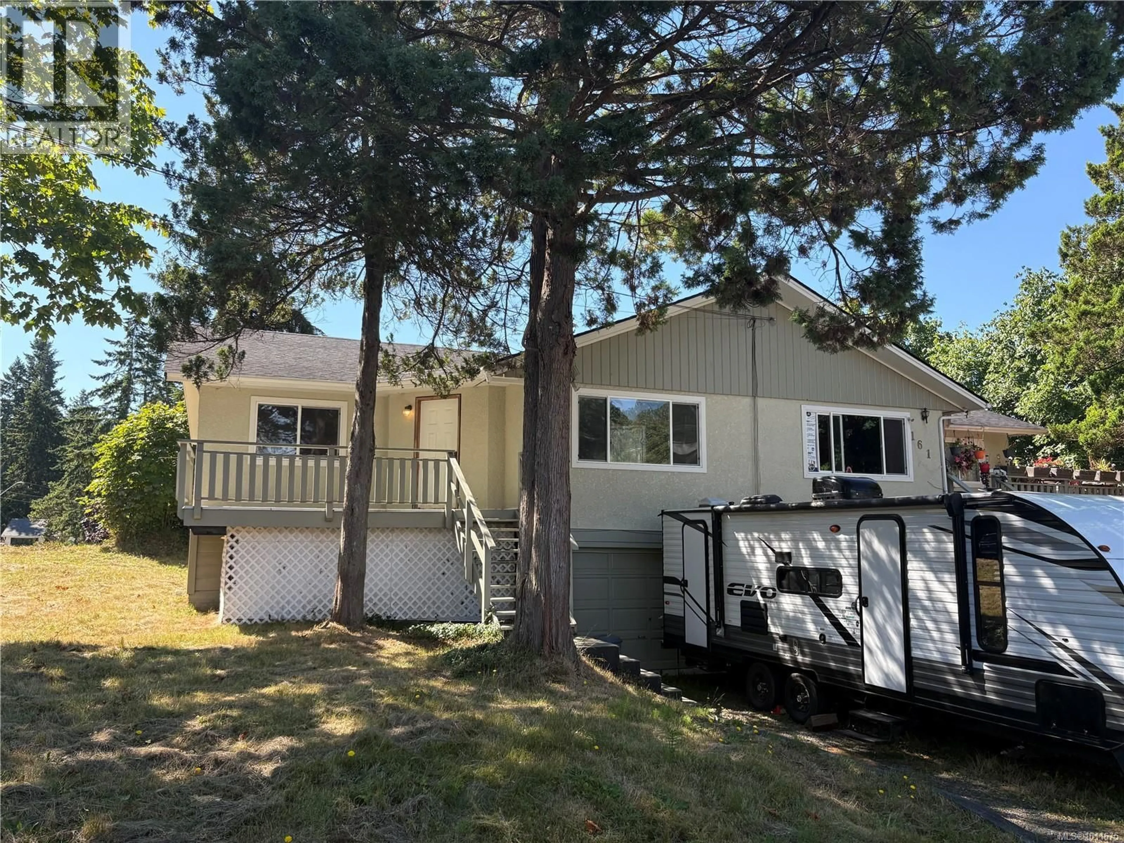 Home with vinyl exterior material, street for 161 LONSDALE CRESCENT, Campbell River British Columbia V9W5L5