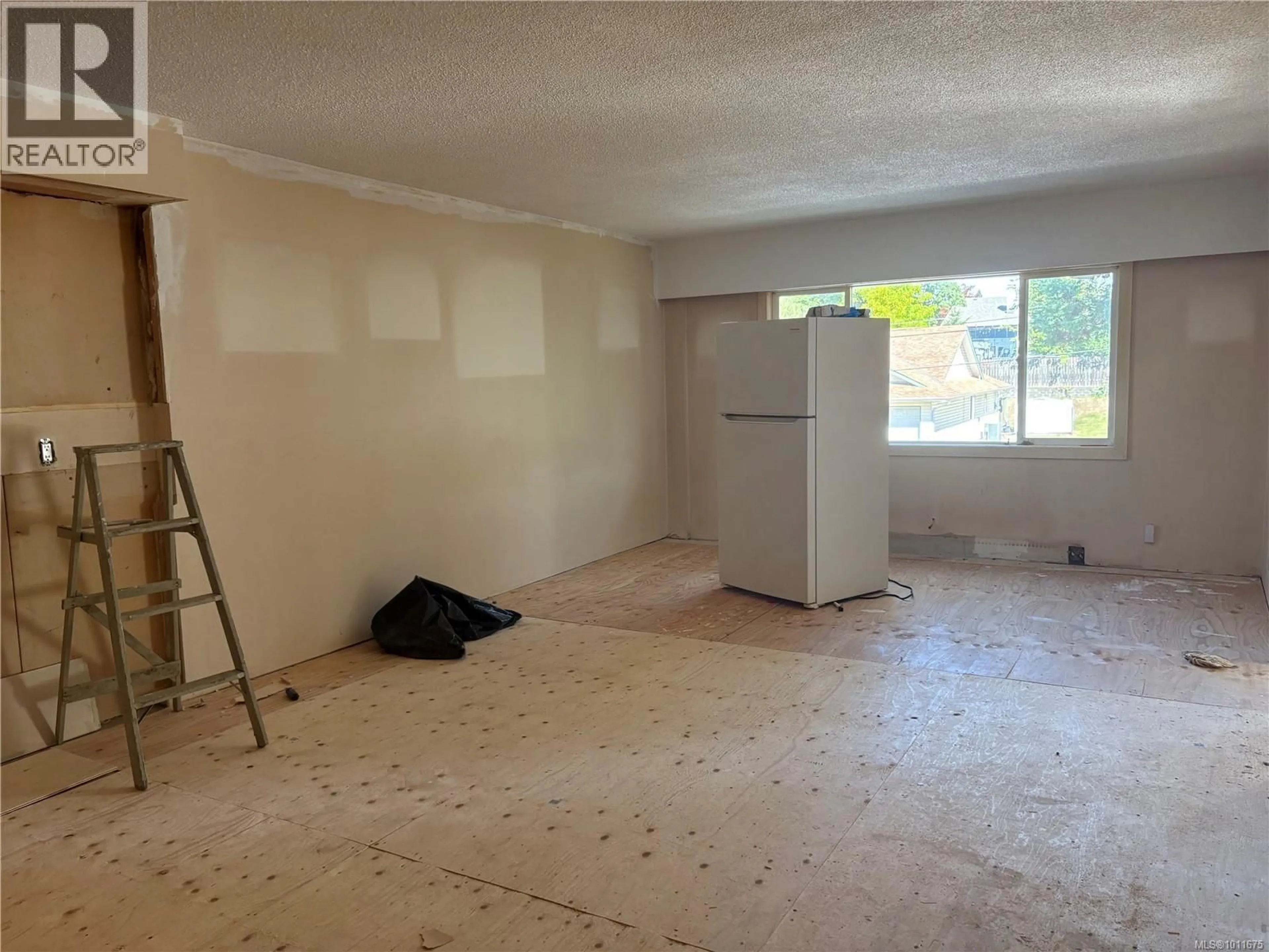 A pic of a room for 161 LONSDALE CRESCENT, Campbell River British Columbia V9W5L5