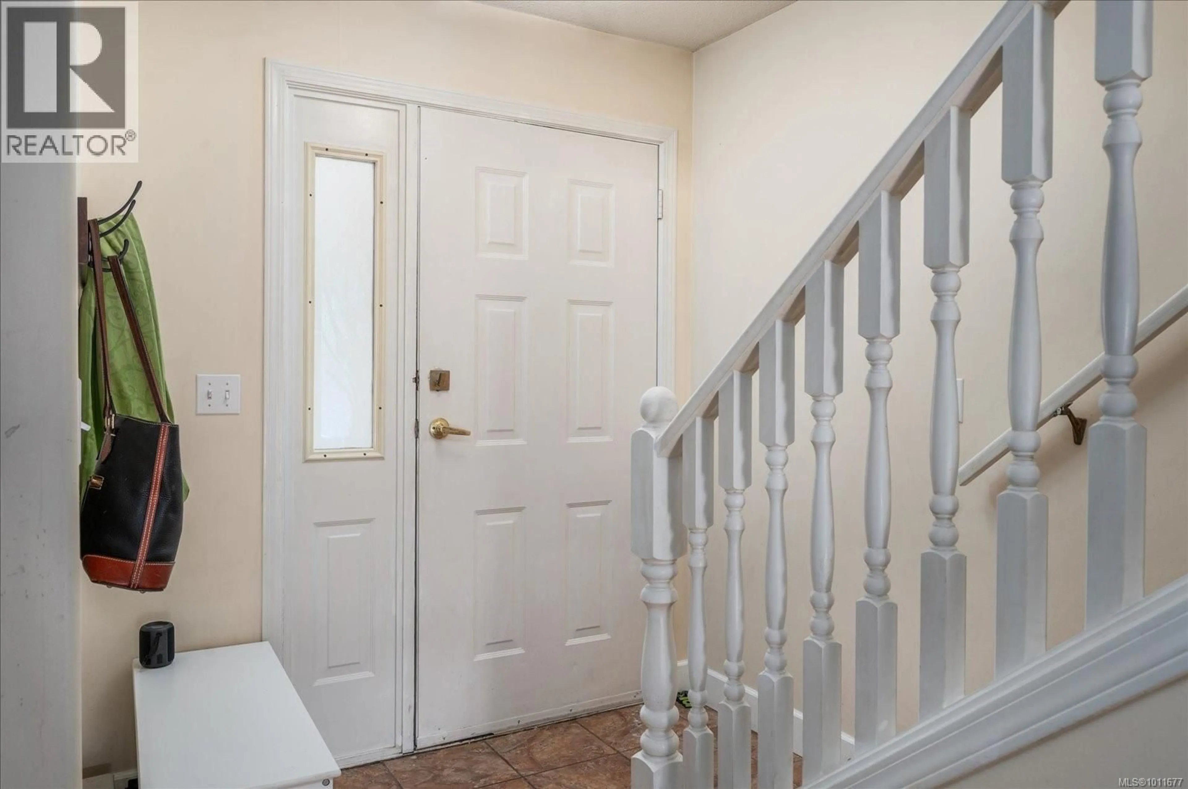 Indoor entryway for 5024 RHEANNA PLACE, Nanaimo British Columbia V9T5Z4
