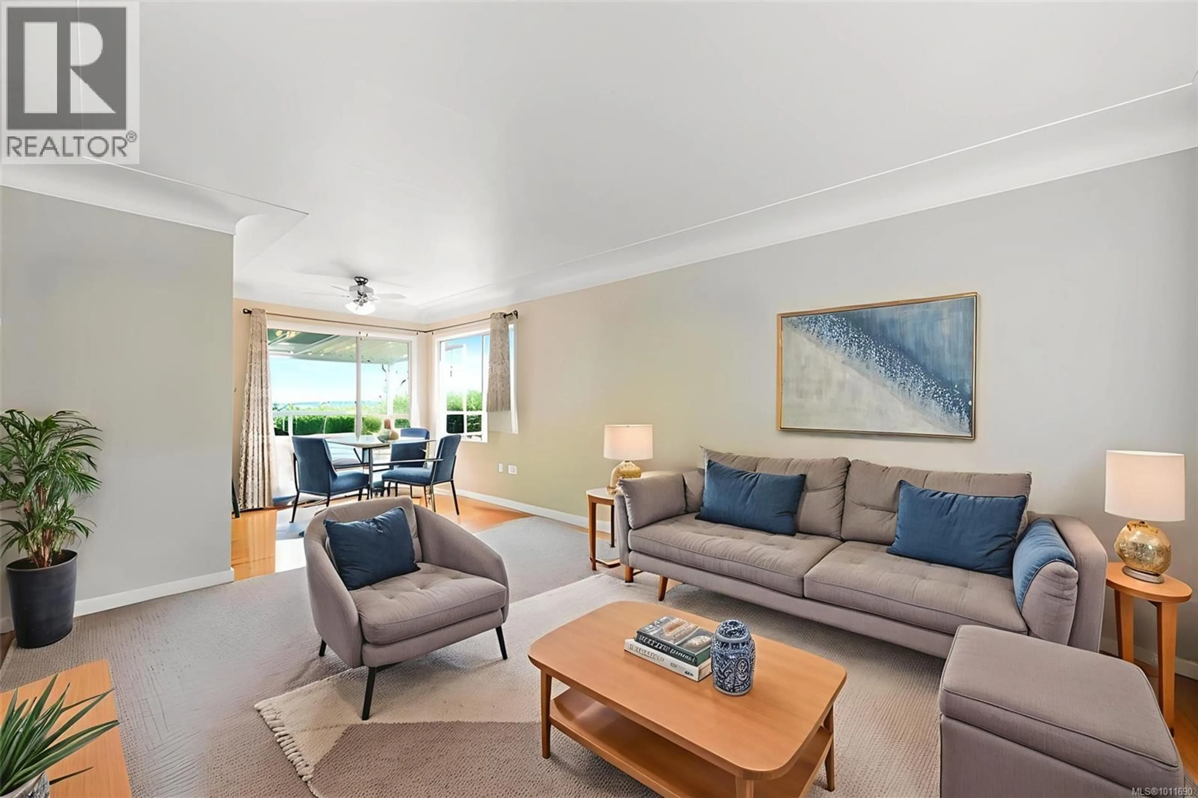 Living room with furniture, unknown for 1557 ADELAIDE STREET, Crofton British Columbia V0R1R0
