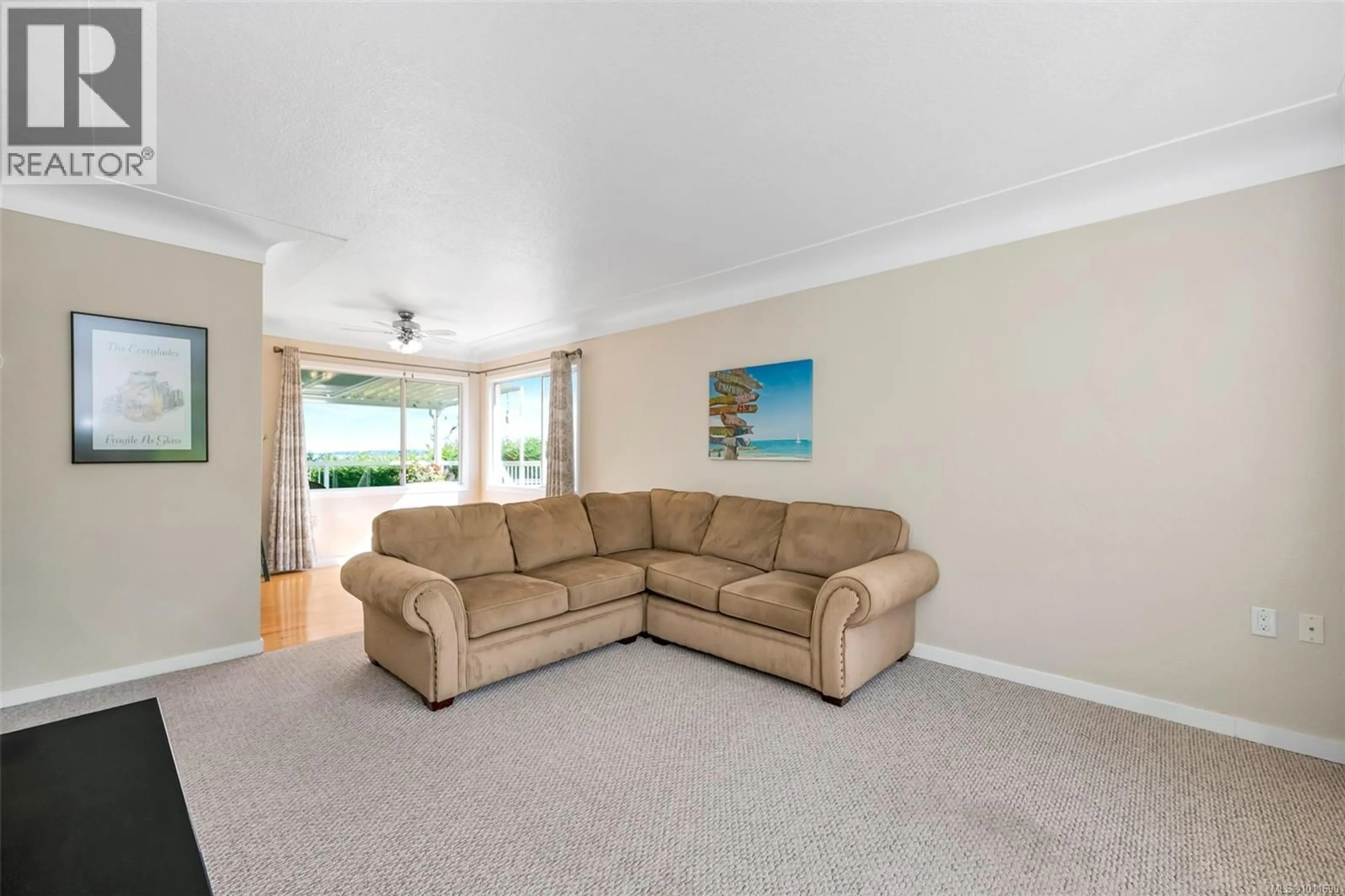 Living room with furniture, unknown for 1557 ADELAIDE STREET, Crofton British Columbia V0R1R0