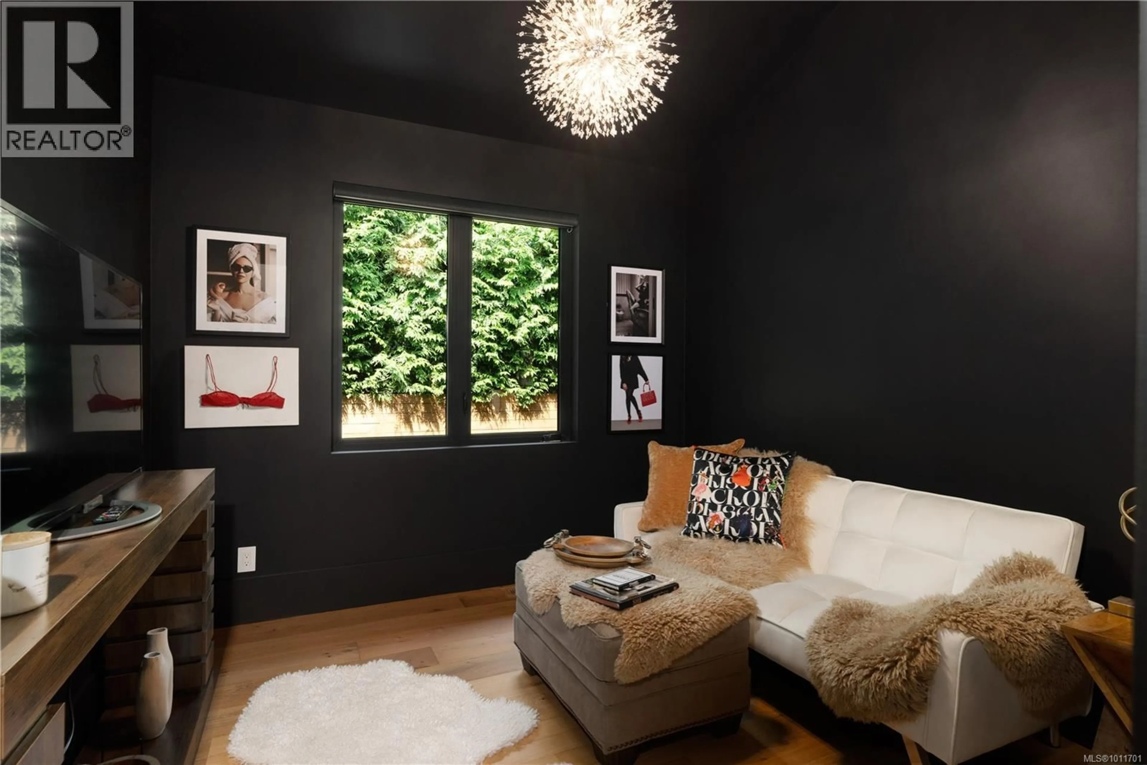 Living room with furniture, unknown for 2473 PLUMER STREET, Oak Bay British Columbia V8S5G9