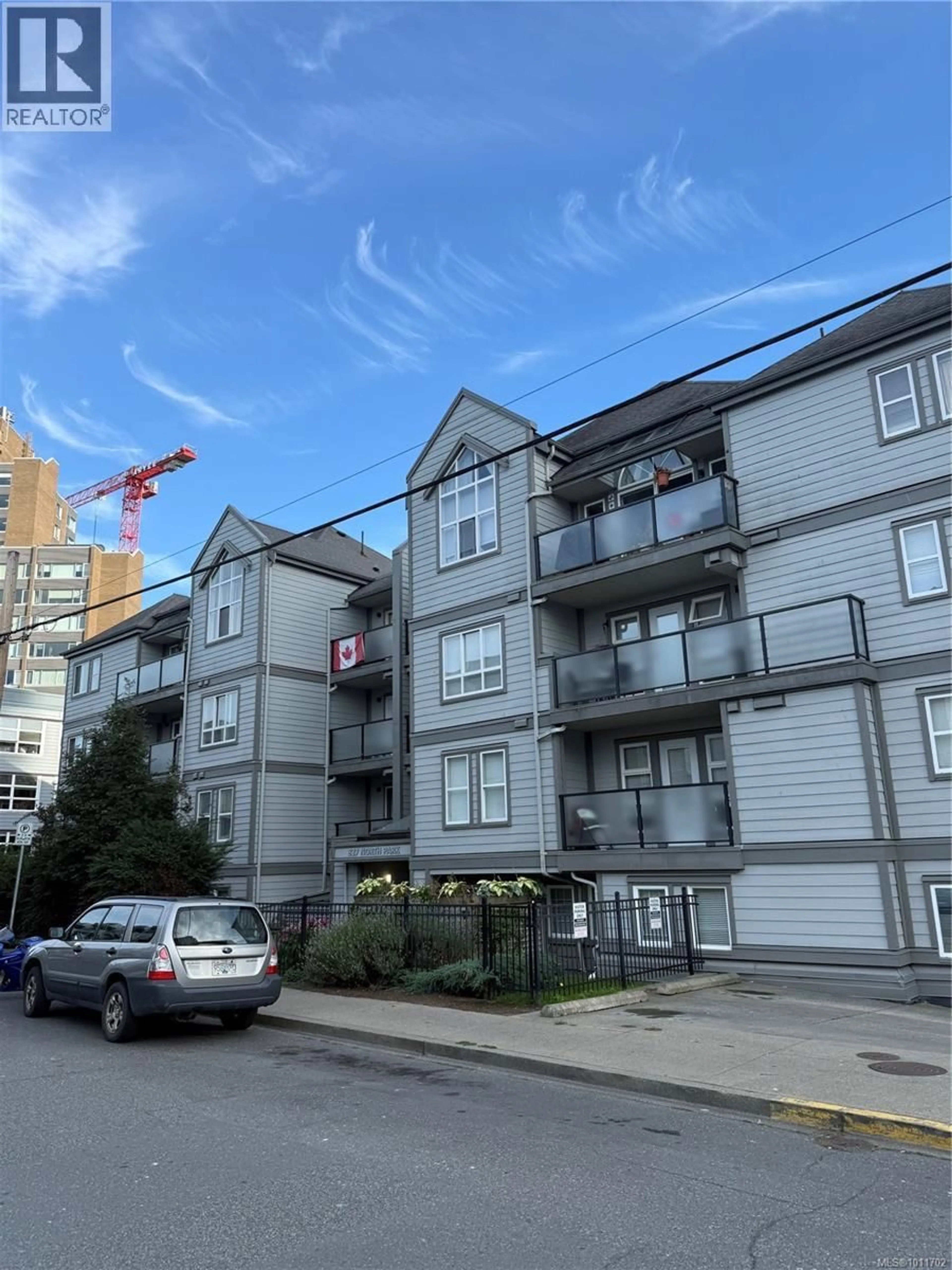 A pic from outside/outdoor area/front of a property/back of a property/a pic from drone, unknown for 217 - 827 NORTH PARK STREET, Victoria British Columbia V8W3Y3