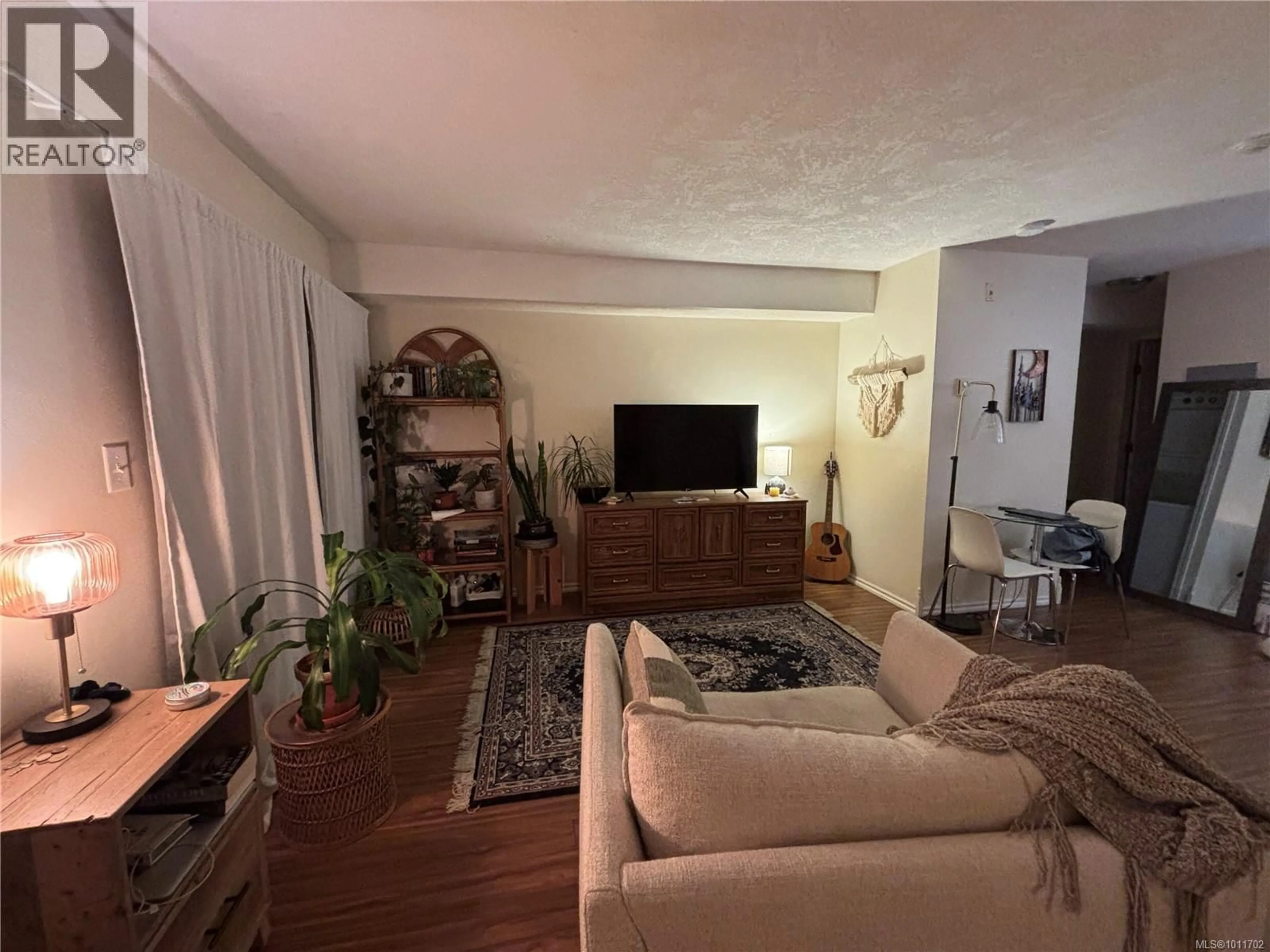 Living room with furniture, unknown for 217 - 827 NORTH PARK STREET, Victoria British Columbia V8W3Y3