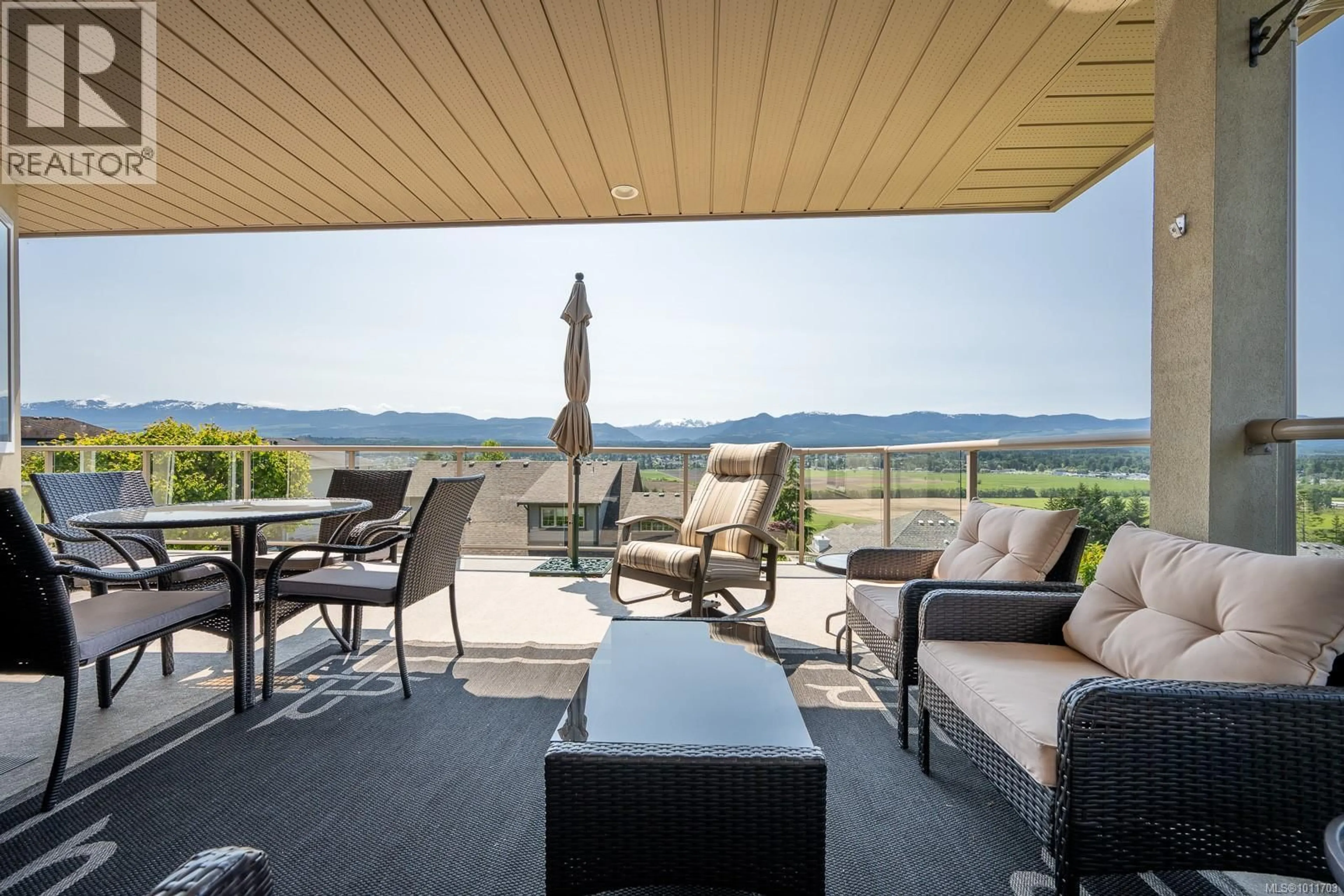 Patio, water/lake/river/ocean view for 1597 TRUMPETER CRESCENT, Courtenay British Columbia V9N8W6