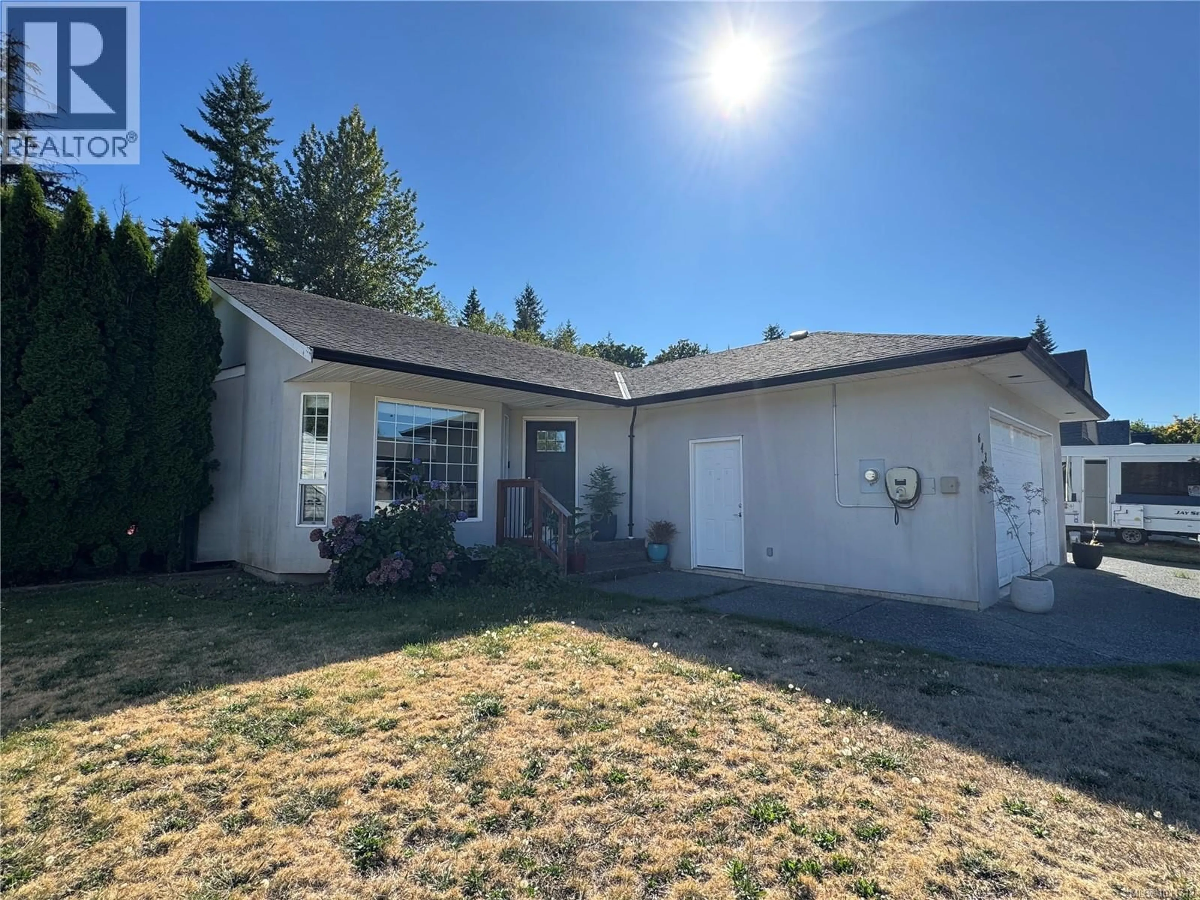 A pic from outside/outdoor area/front of a property/back of a property/a pic from drone, street for 643 NATURE PARK DRIVE, Campbell River British Columbia V9W7Z9