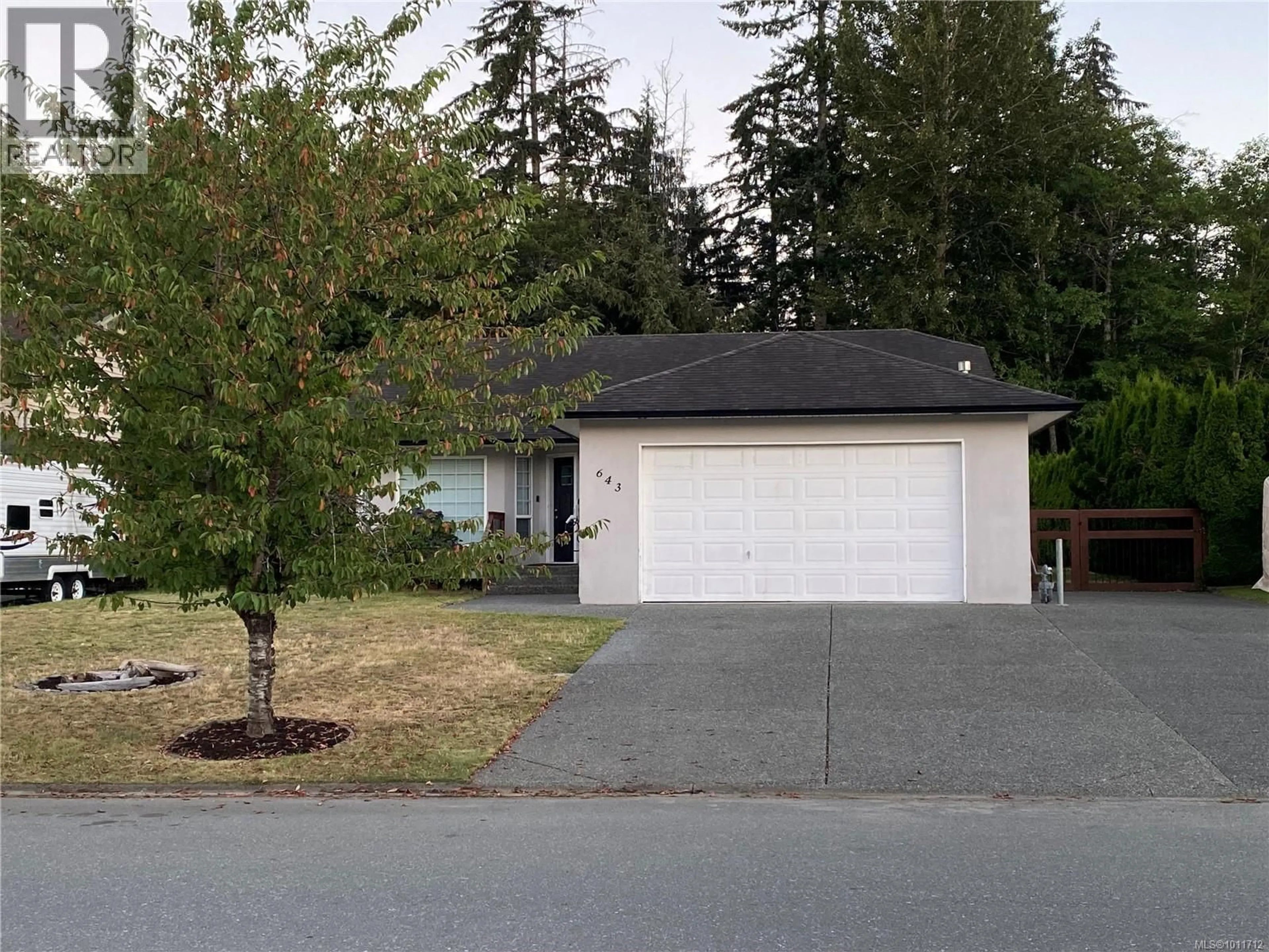 Home with vinyl exterior material, street for 643 NATURE PARK DRIVE, Campbell River British Columbia V9W7Z9