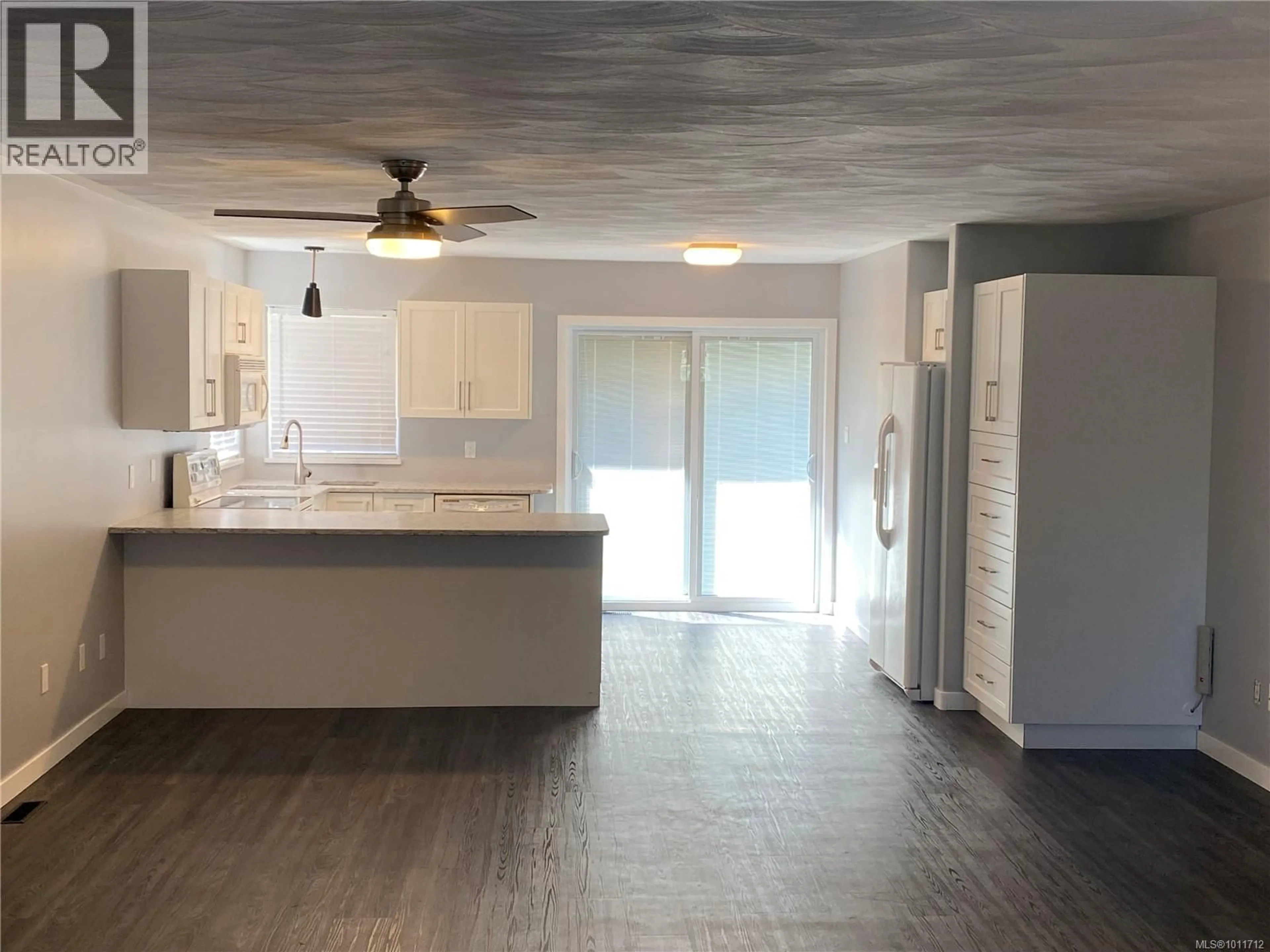 Open concept kitchen, unknown for 643 NATURE PARK DRIVE, Campbell River British Columbia V9W7Z9