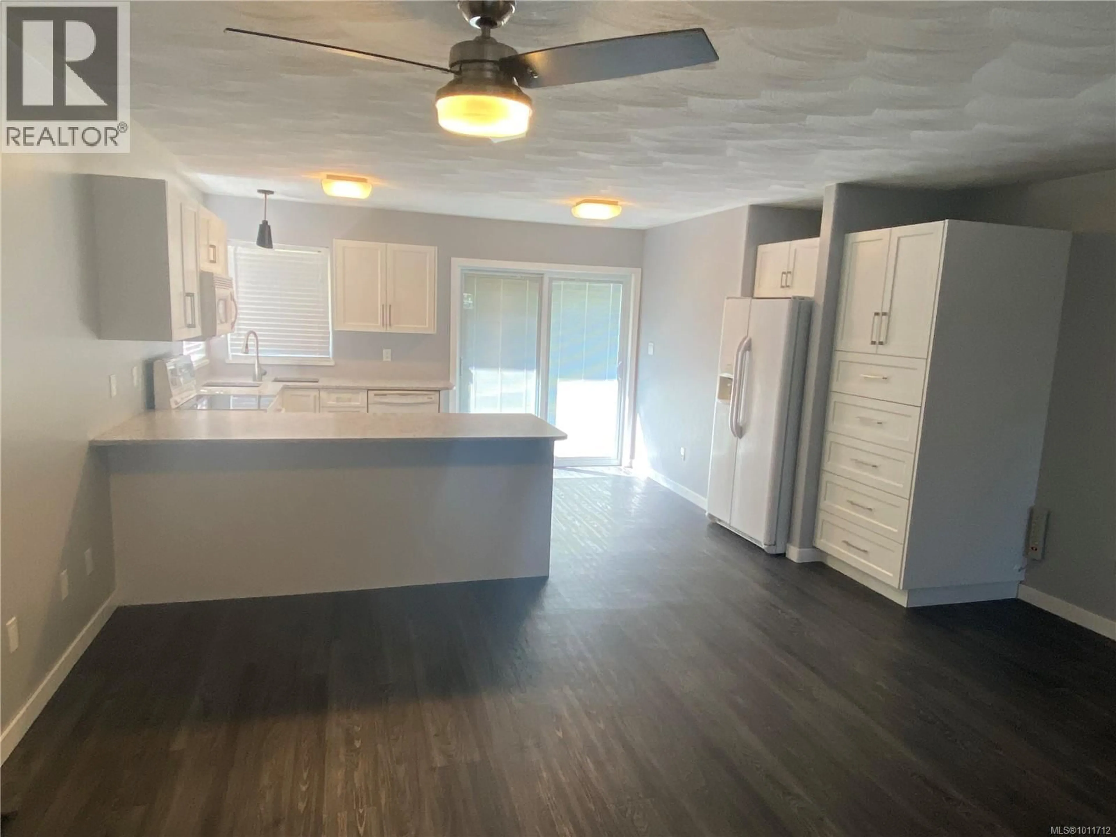 Open concept kitchen, unknown for 643 NATURE PARK DRIVE, Campbell River British Columbia V9W7Z9