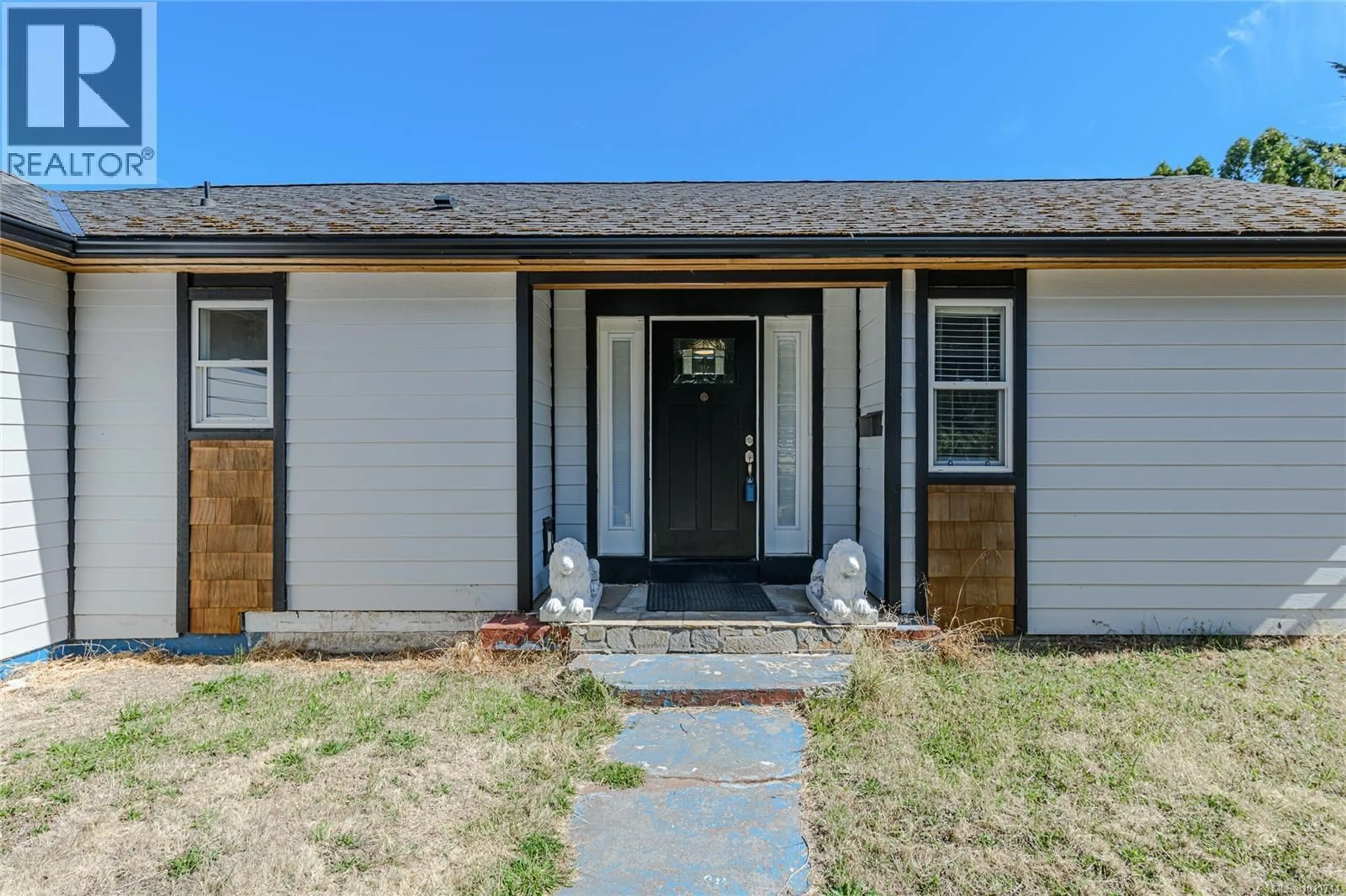 Home with vinyl exterior material, street for 1979 GRANDVIEW DRIVE, Saanich British Columbia V8N2V2