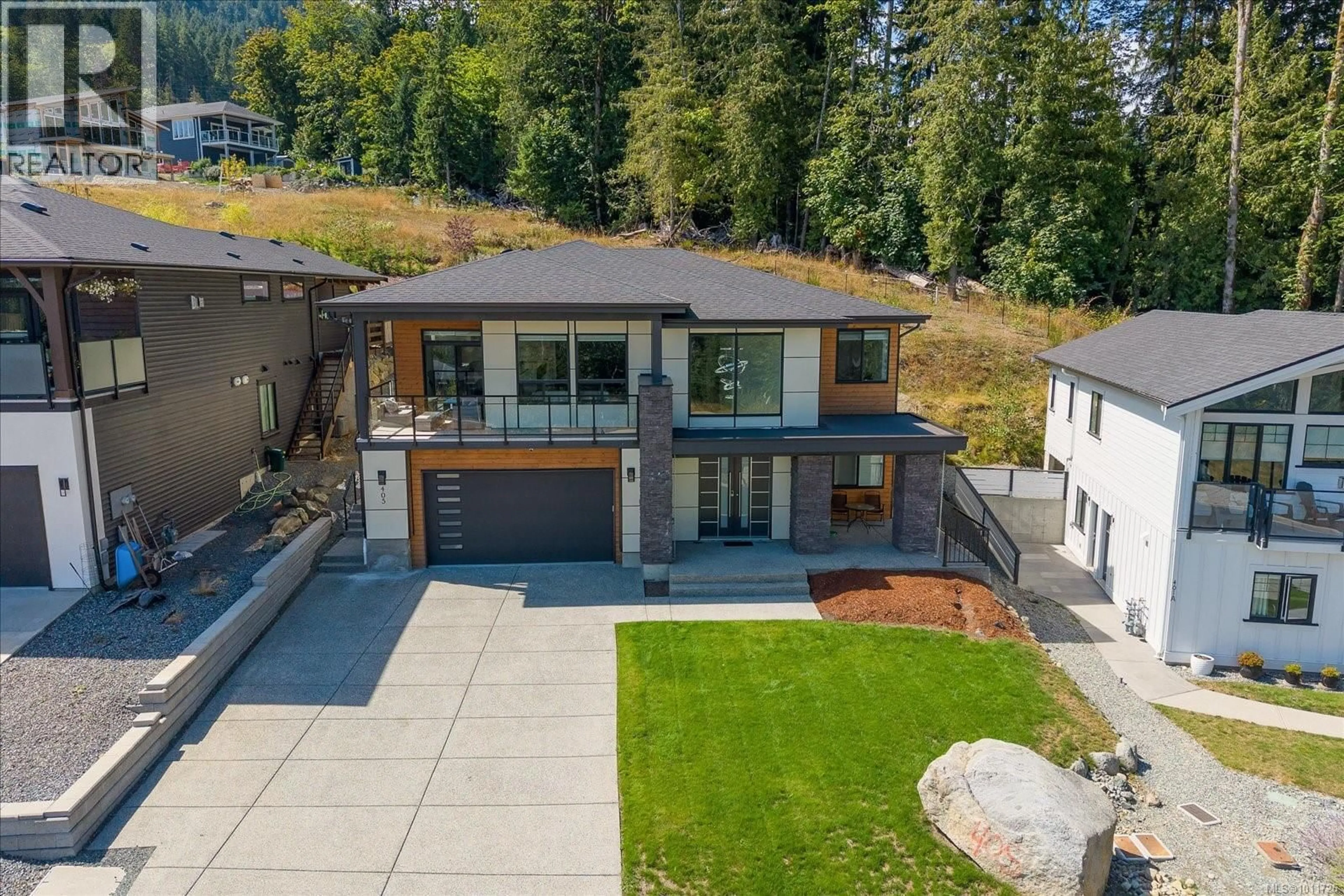 A pic from outside/outdoor area/front of a property/back of a property/a pic from drone, unknown for 405 COLONIA DRIVE SOUTH, Ladysmith British Columbia V9B0B8