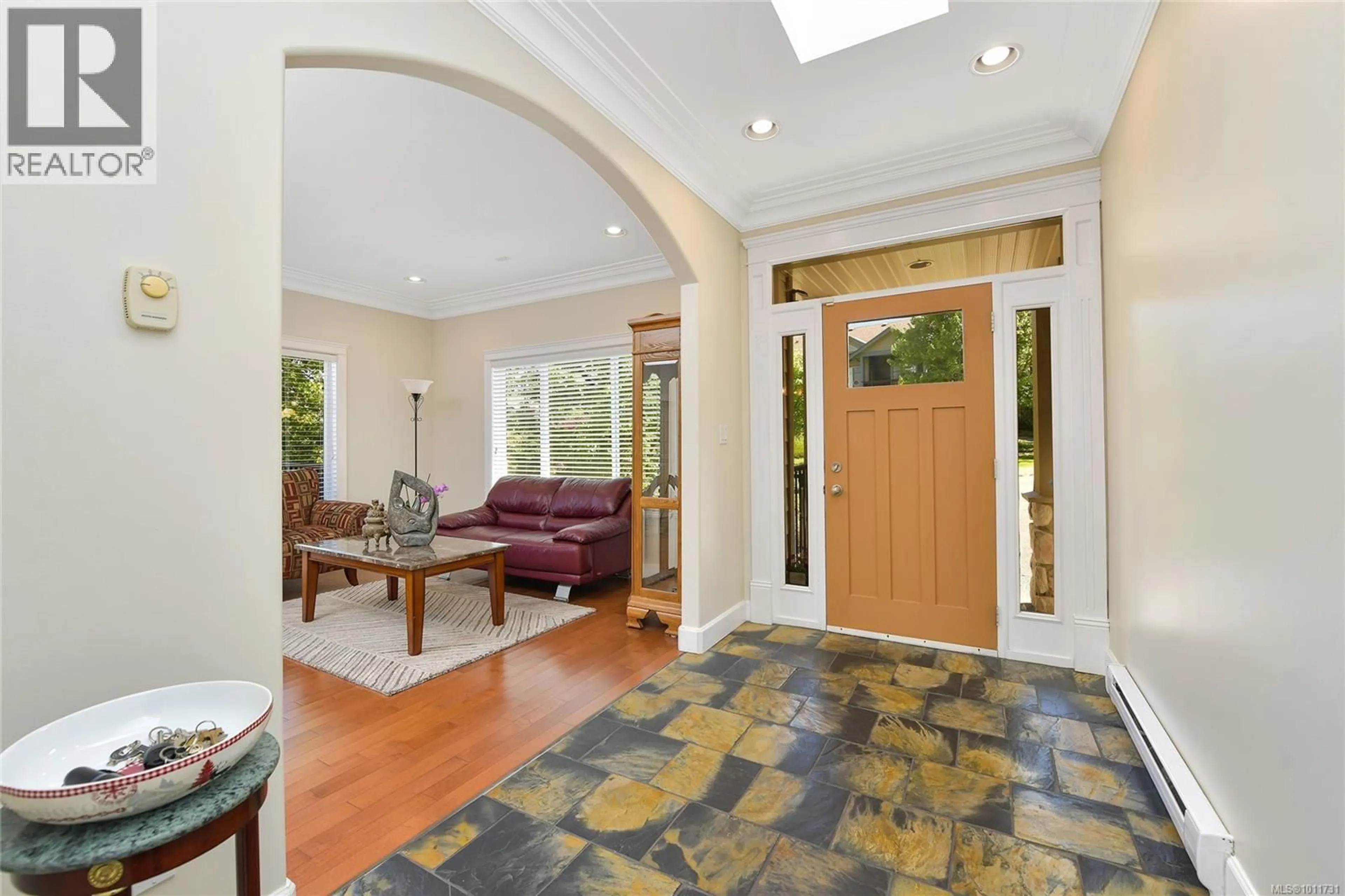 Indoor entryway for 2110 BISHOPS GATE, Langford British Columbia V9B6R4