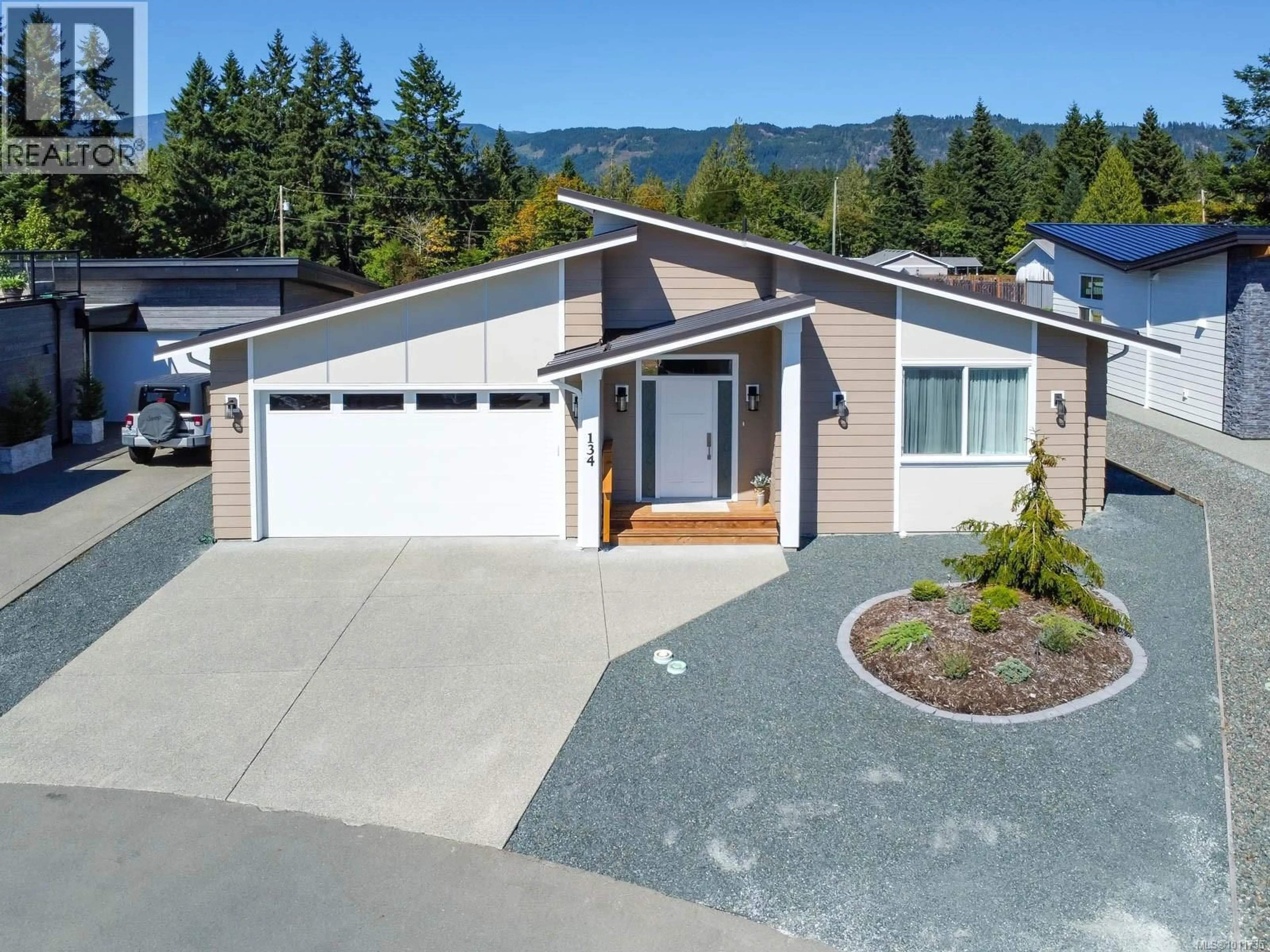 Home with vinyl exterior material, street for 134 - 4065 MCBRIDE STREET, Port Alberni British Columbia V9Y0C1