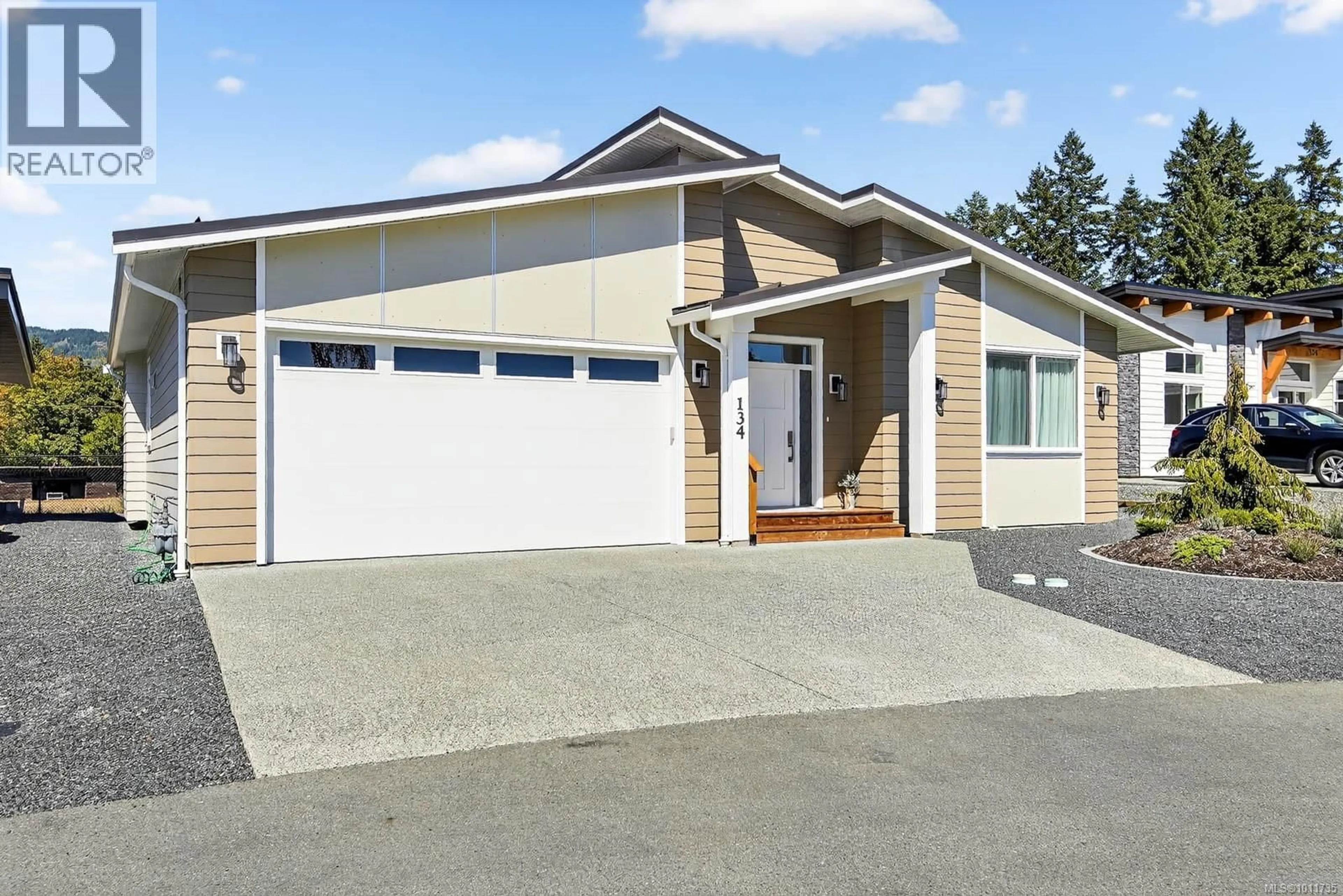 Home with vinyl exterior material, street for 134 - 4065 MCBRIDE STREET, Port Alberni British Columbia V9Y0C1