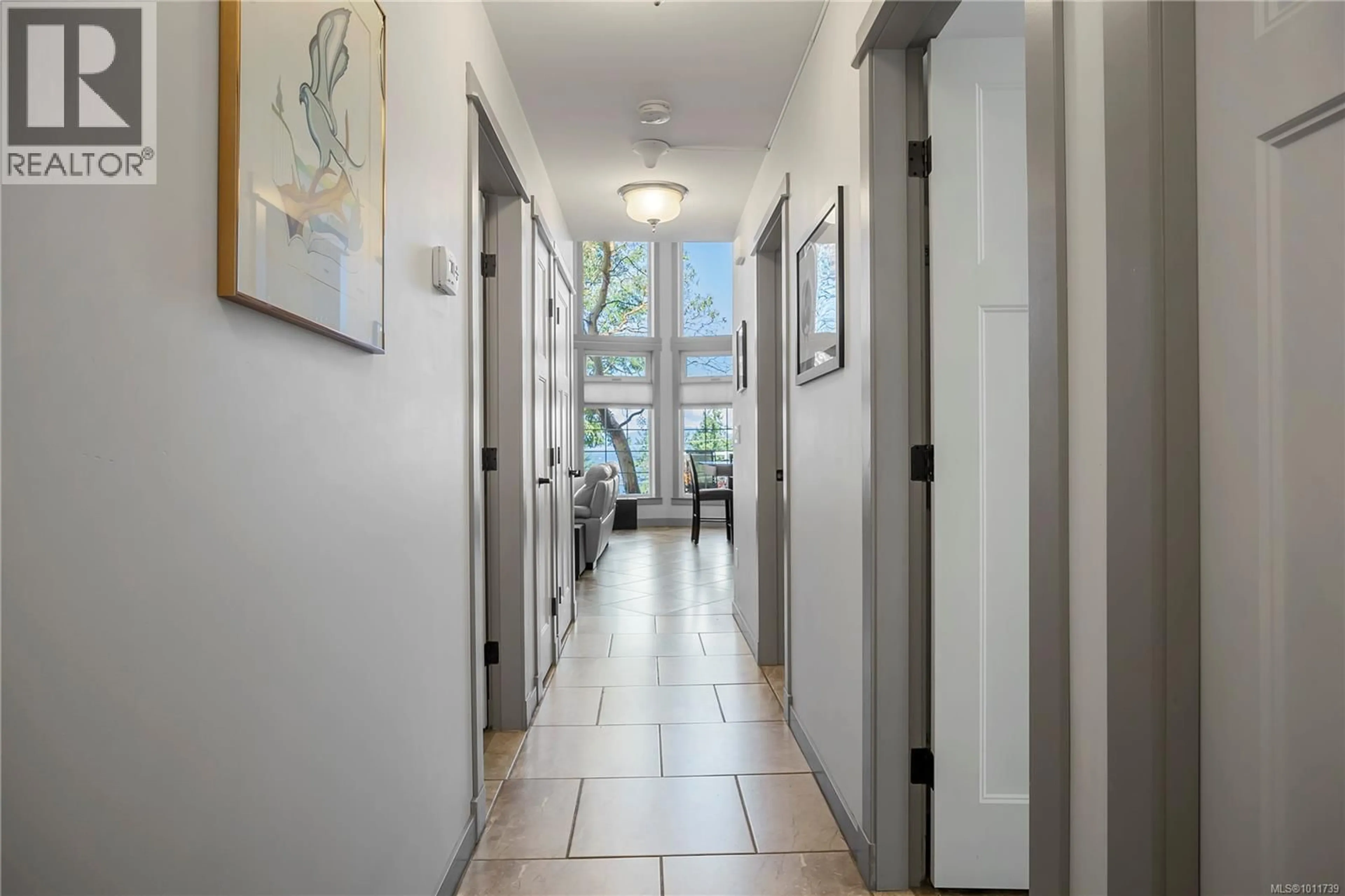 Indoor foyer for 3230 DOLPHIN DRIVE, Nanoose Bay British Columbia V9P9J1