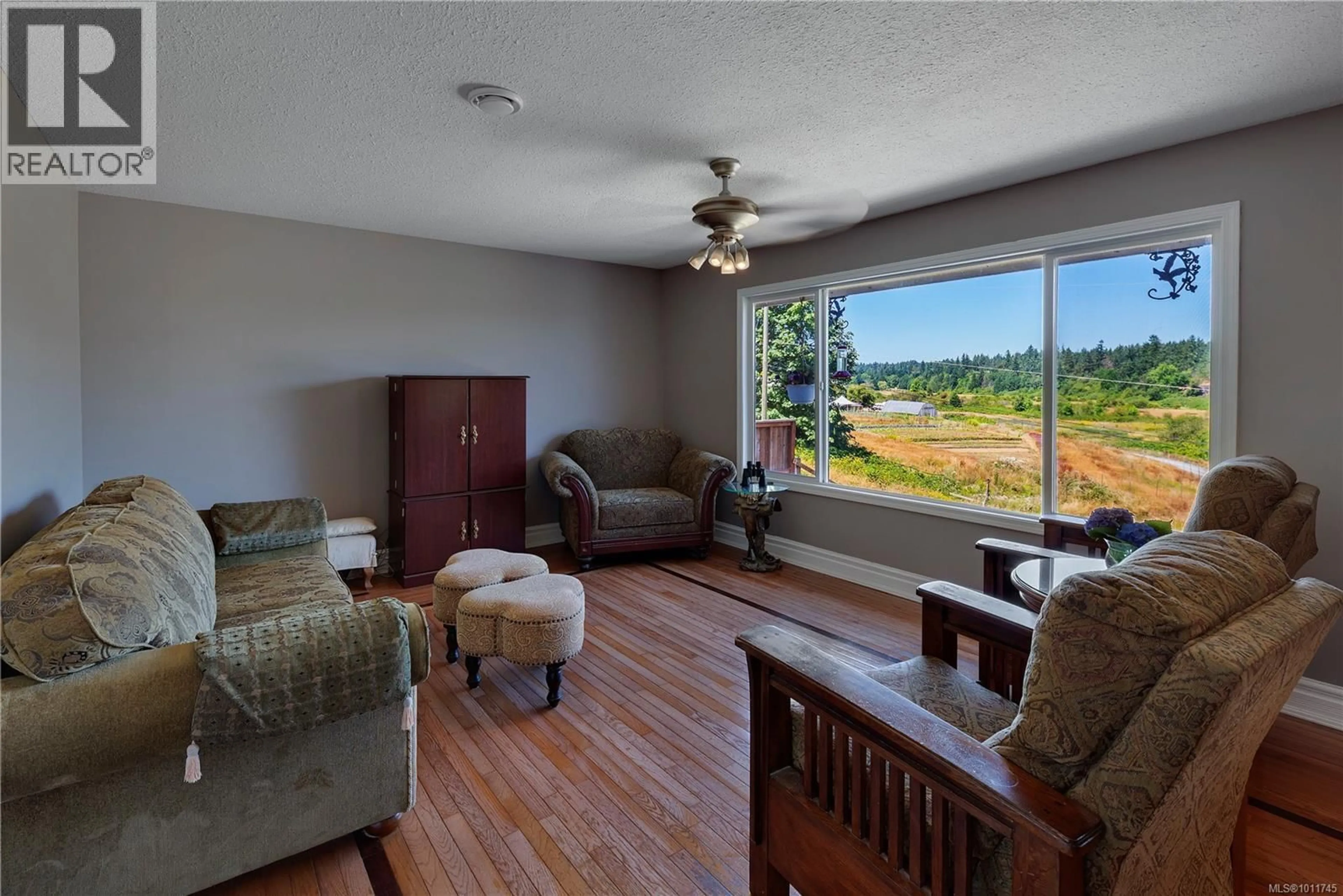 Living room with furniture, unknown for 2028 CATHERS DRIVE, Nanaimo British Columbia V9R6R9