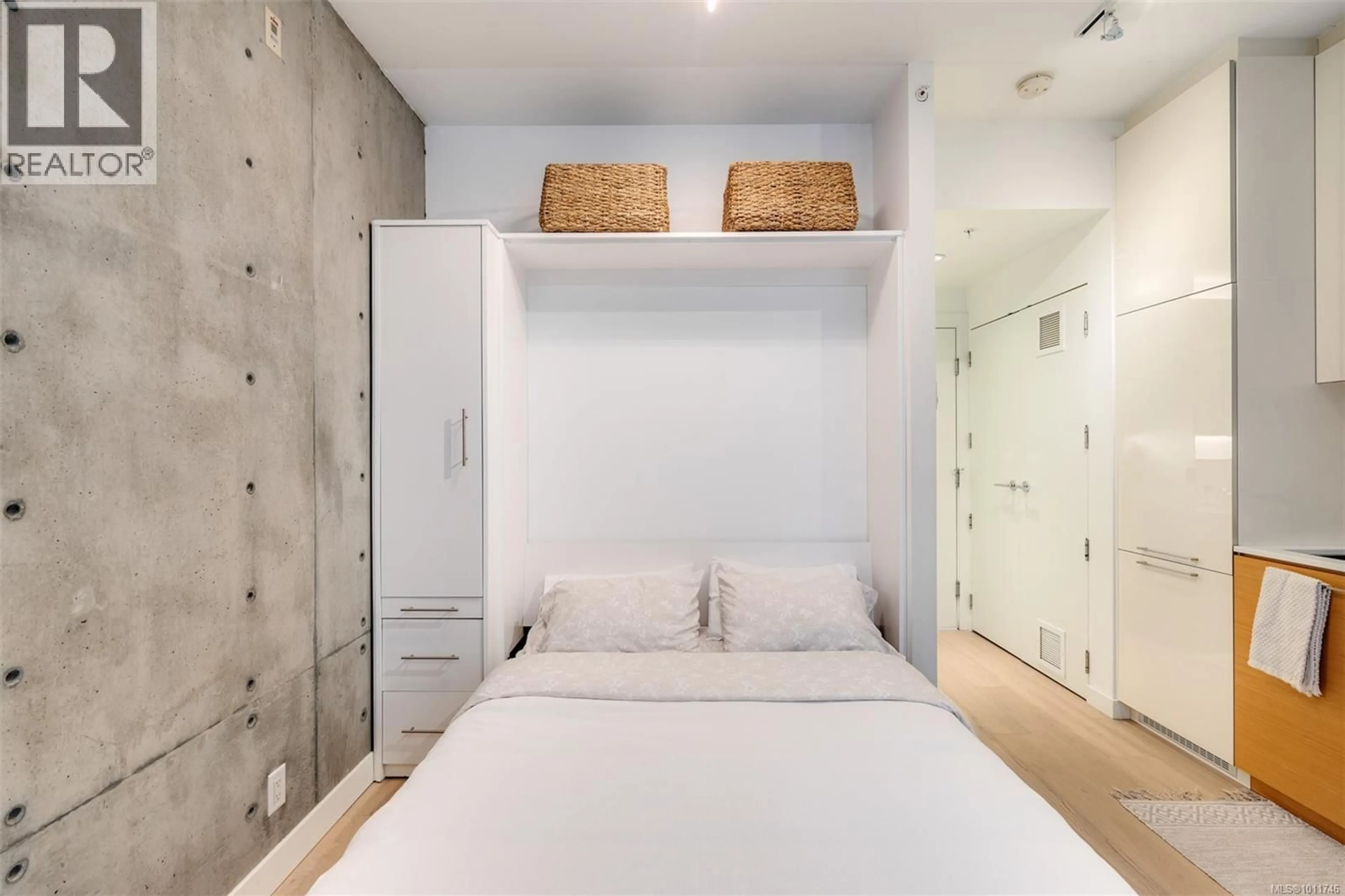 Bedroom with bed, unknown for 102 - 456 PANDORA AVENUE, Victoria British Columbia V8W0E3